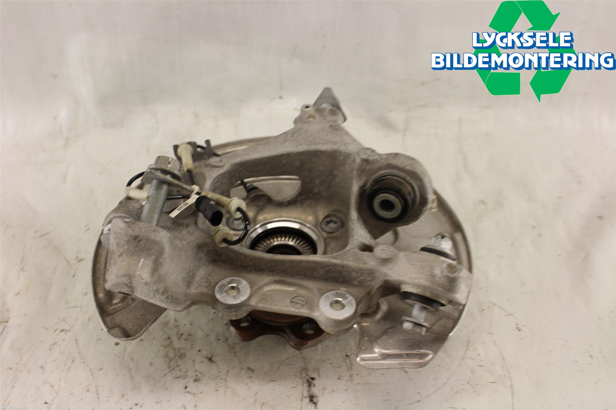 BMW 5 G30/G31/F90 17-23 Hjullagerhus-Spindel Hö B