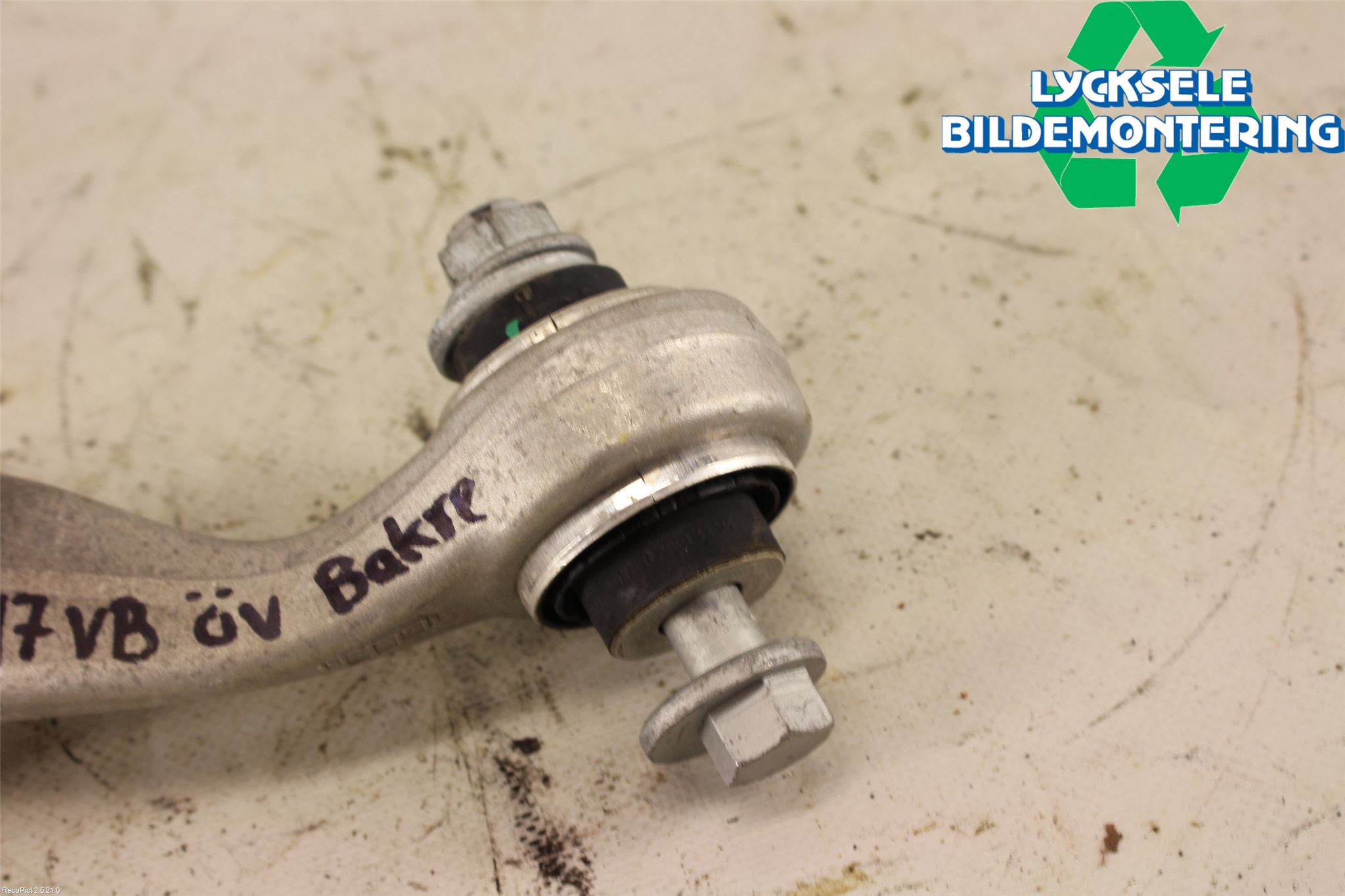 BMW 5 G30/G31/F90 17-23 Bärarm Bak Övre Vänster