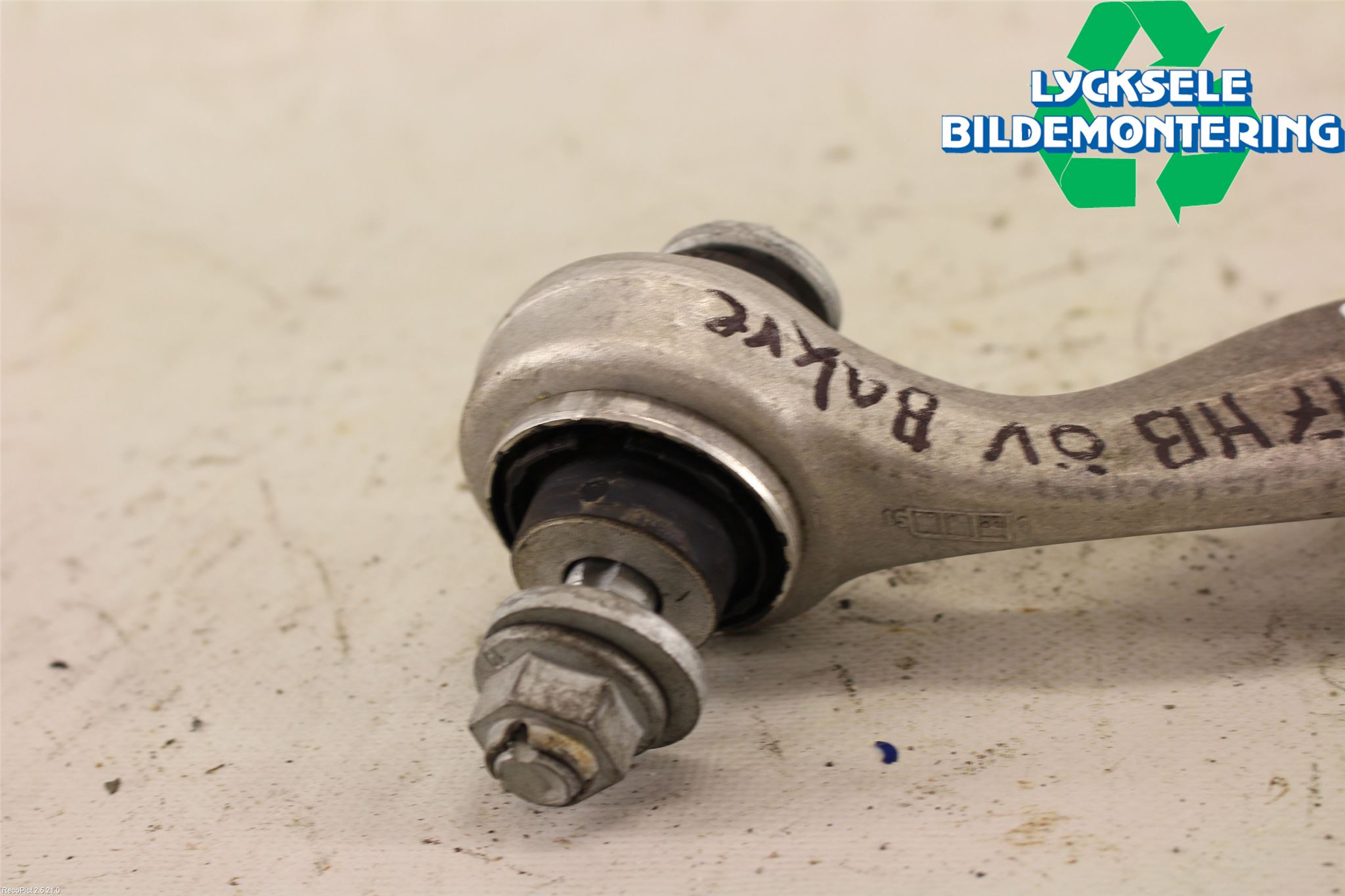 BMW 5 G30/G31/F90 17-23 Bärarm Bak Övre Höger