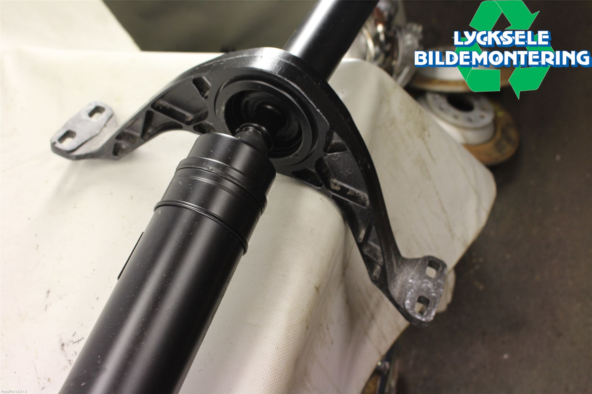 Skoda SUPERB 16-24 Mellanaxel Komp