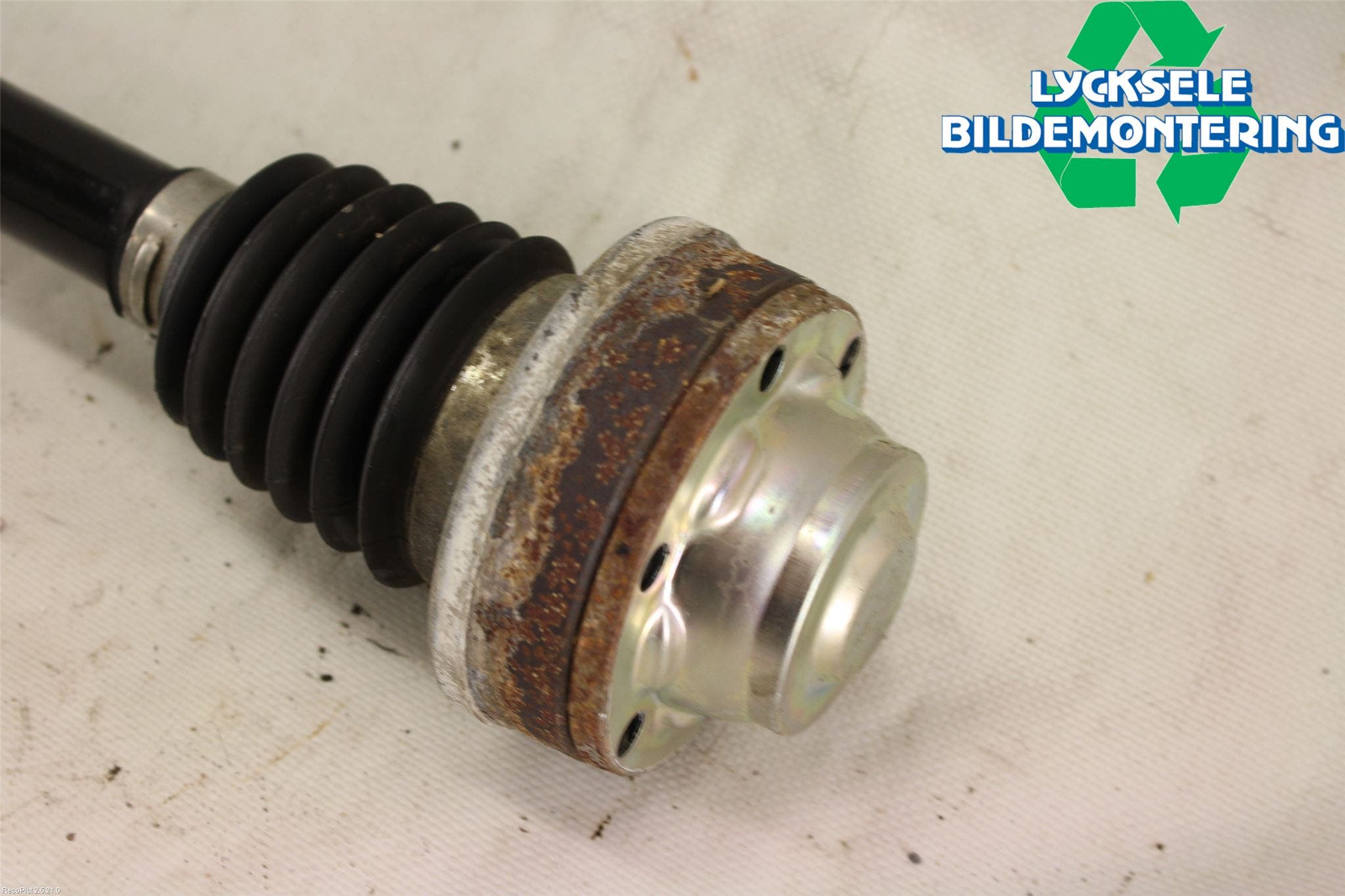 Skoda SUPERB 16-24 Drivaxel Bak Höger