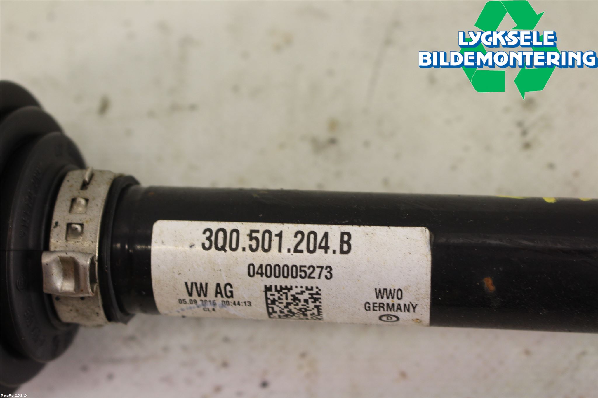 Skoda SUPERB 16-24 Drivaxel Bak Höger