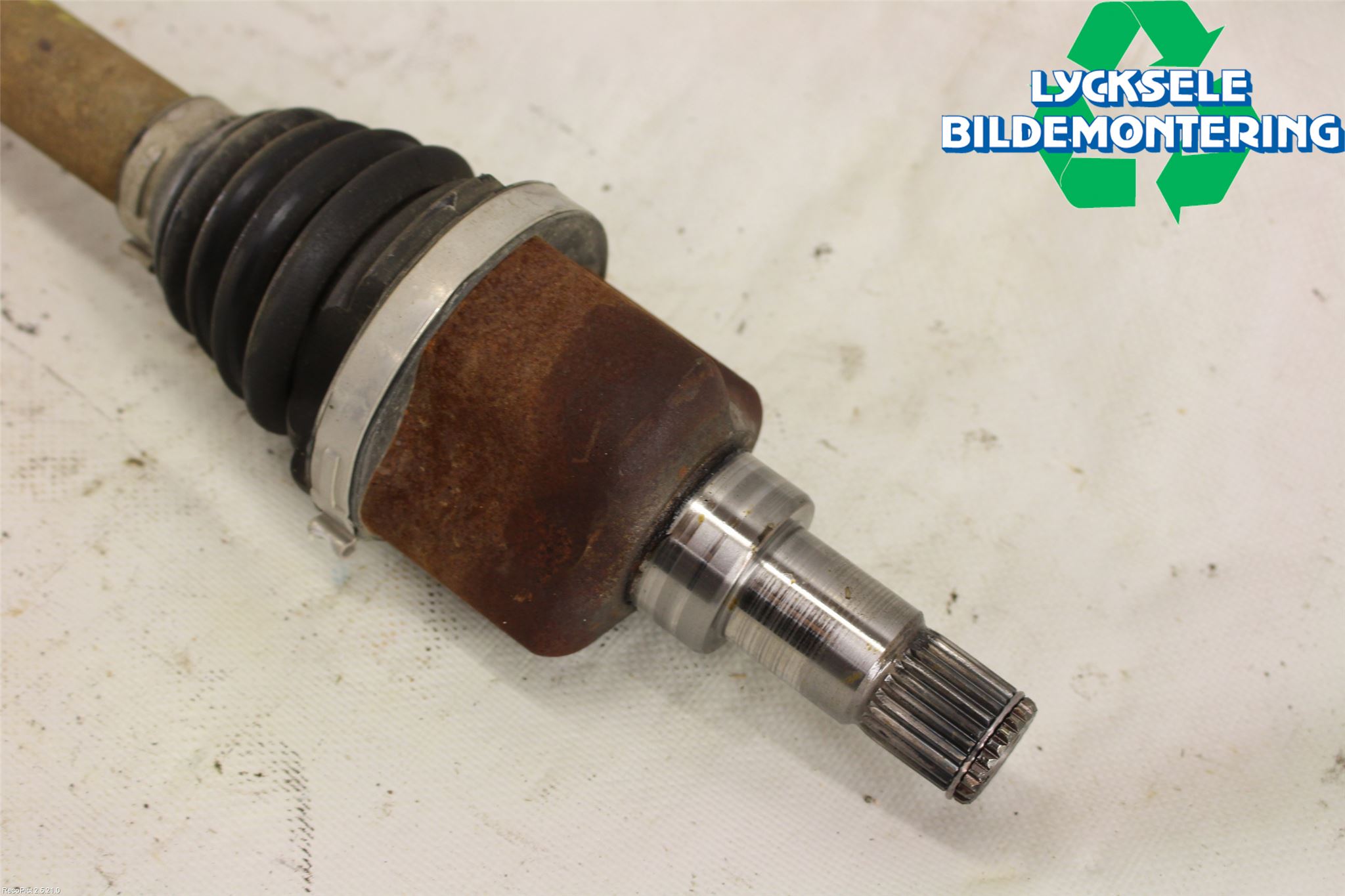 Ford FOCUS 11-14 Drivaxel Fram Vänster