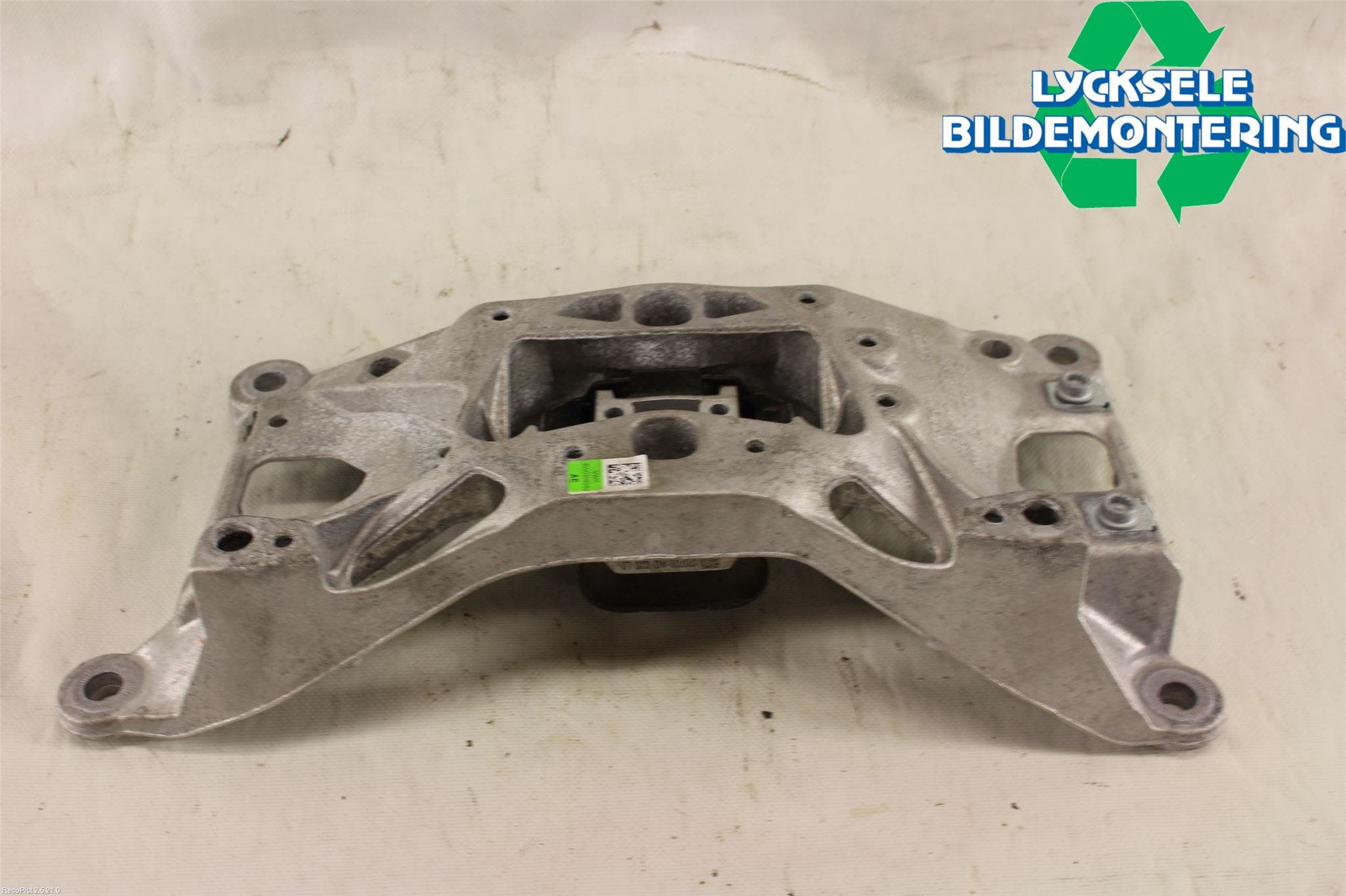 Audi A4/S4 B9 16-19 Växellådsbalk