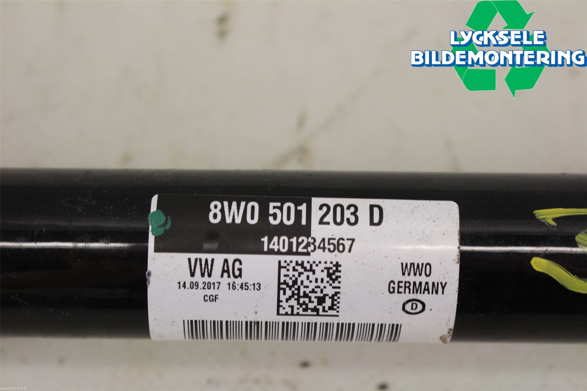 Audi A4/S4 B9 16-19 Drivaxel Bak Höger