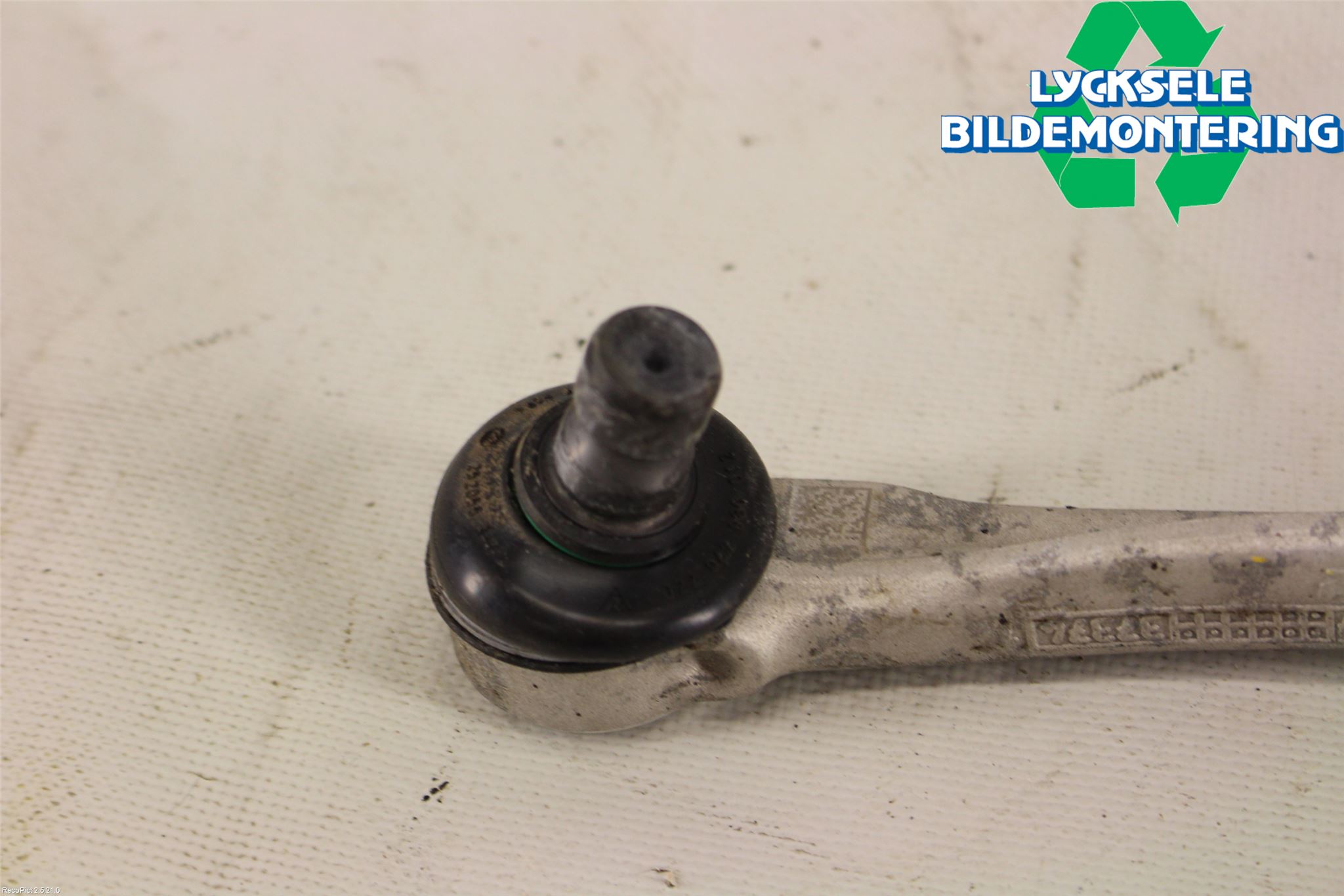 Audi A4/S4 B9 16-19 Bärarm Fram Övre Vä