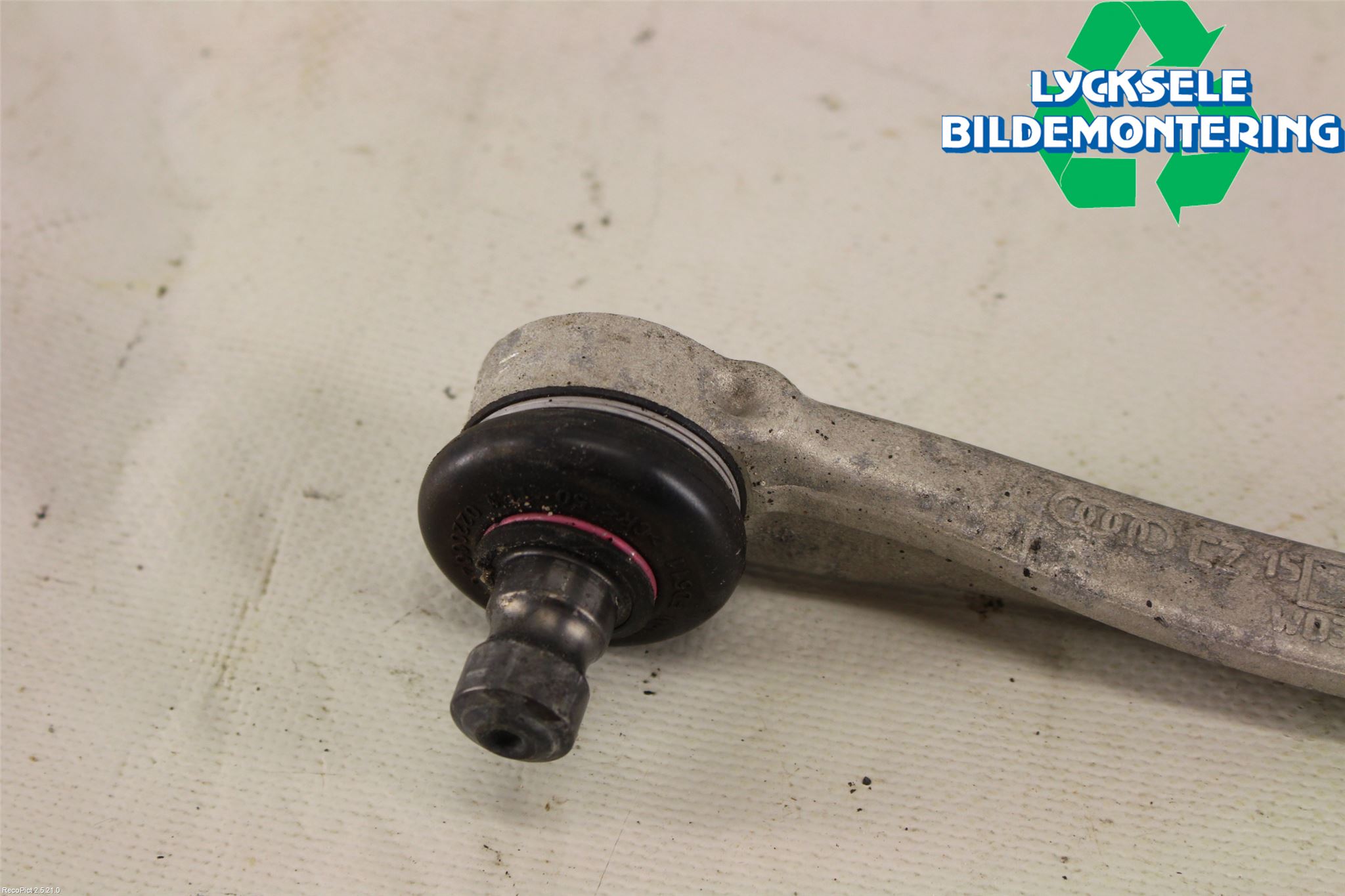 Audi A4/S4 B9 16-19 Bärarm Fram Övre Hö