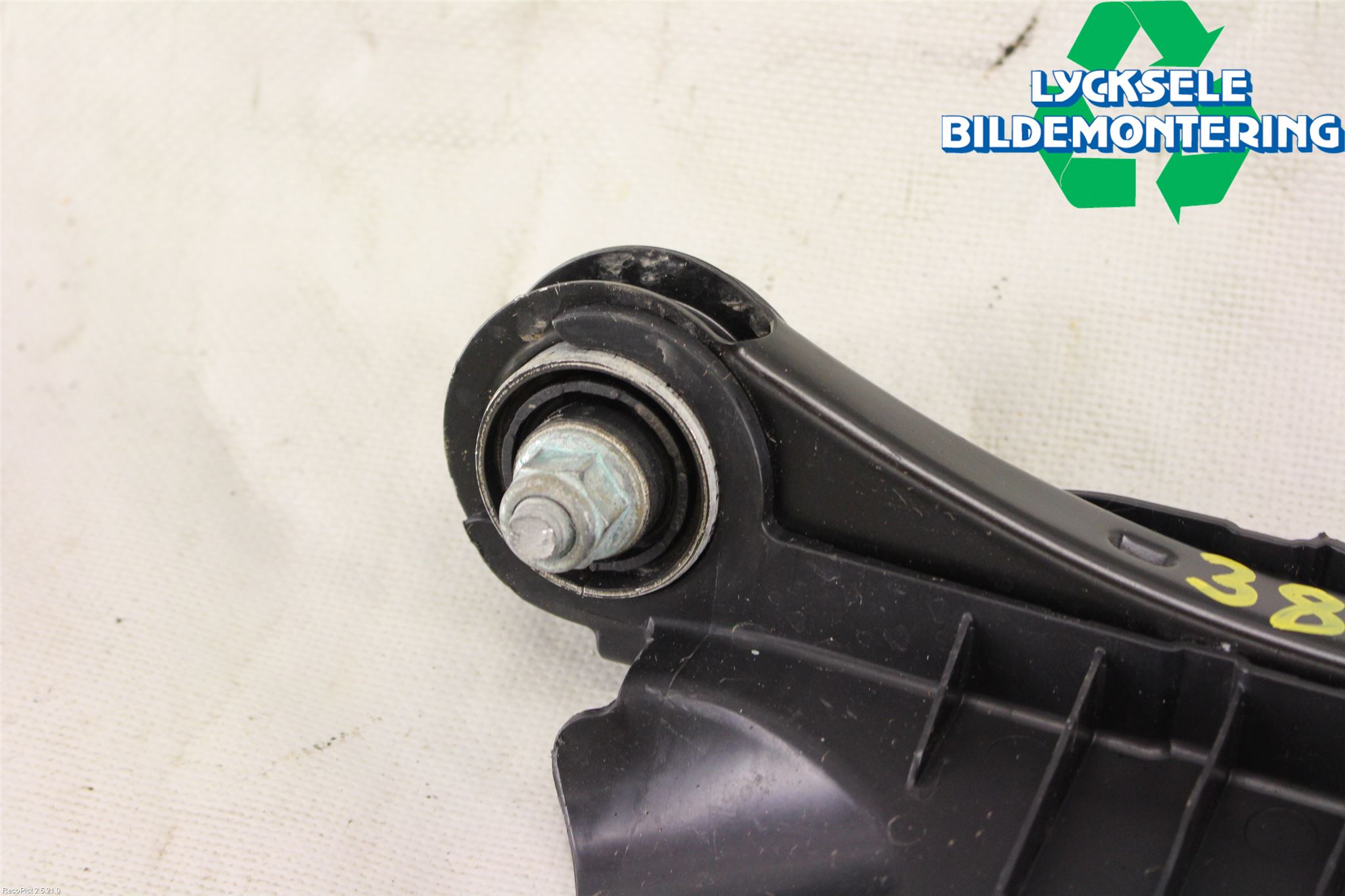 Audi A4/S4 B9 16-19 Bärarm Bak Höger