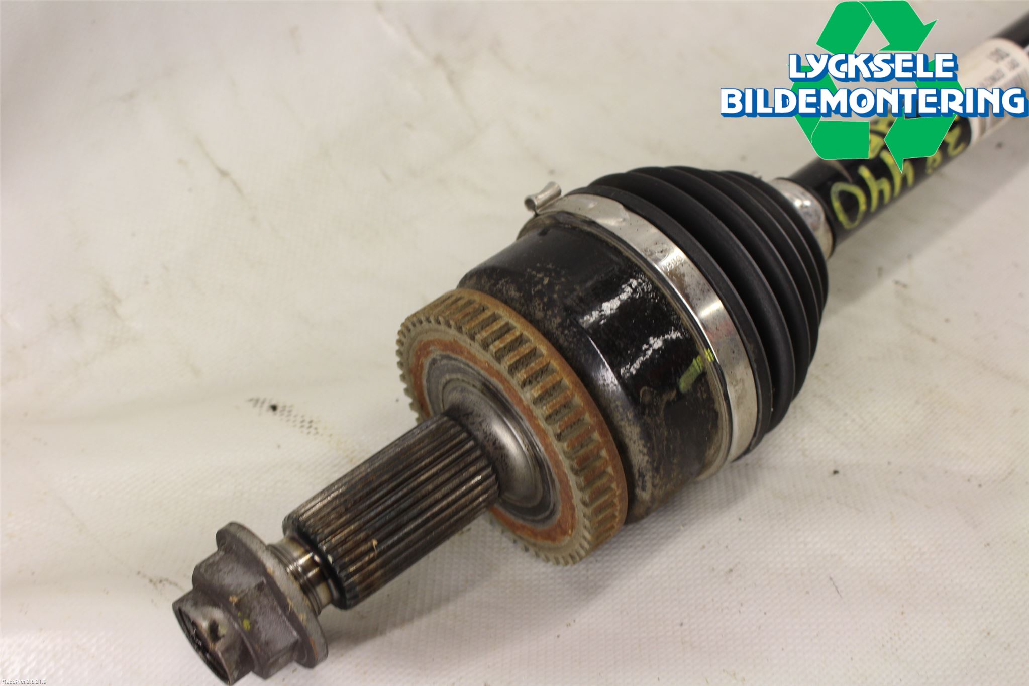 Kia SPORTAGE (QL) 16-21 Drivaxel Fram Höger