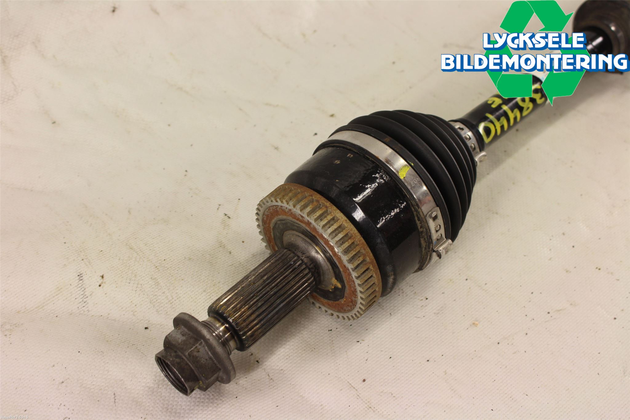 Kia SPORTAGE (QL) 16-21 Drivaxel Fram Vänster