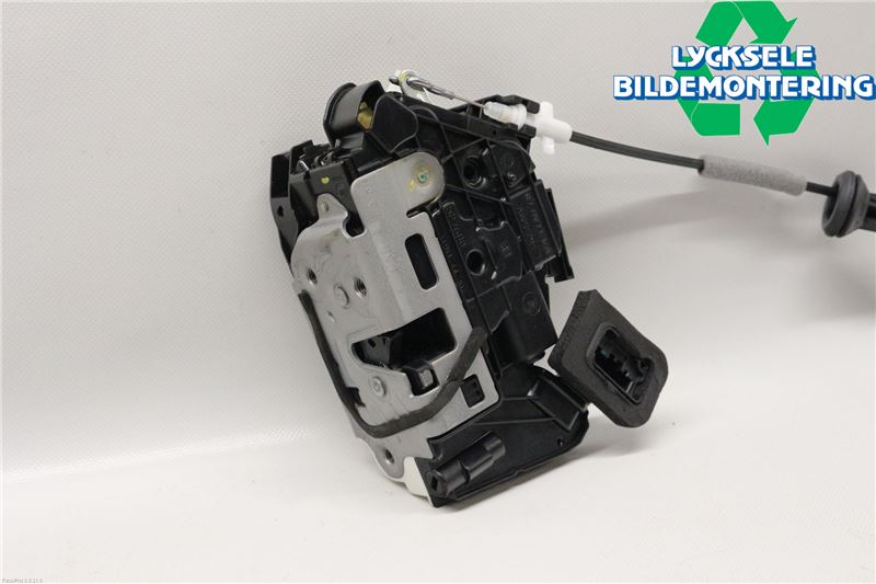Volkswagen VW PASSAT 15-19 Låskista-Dörrlås