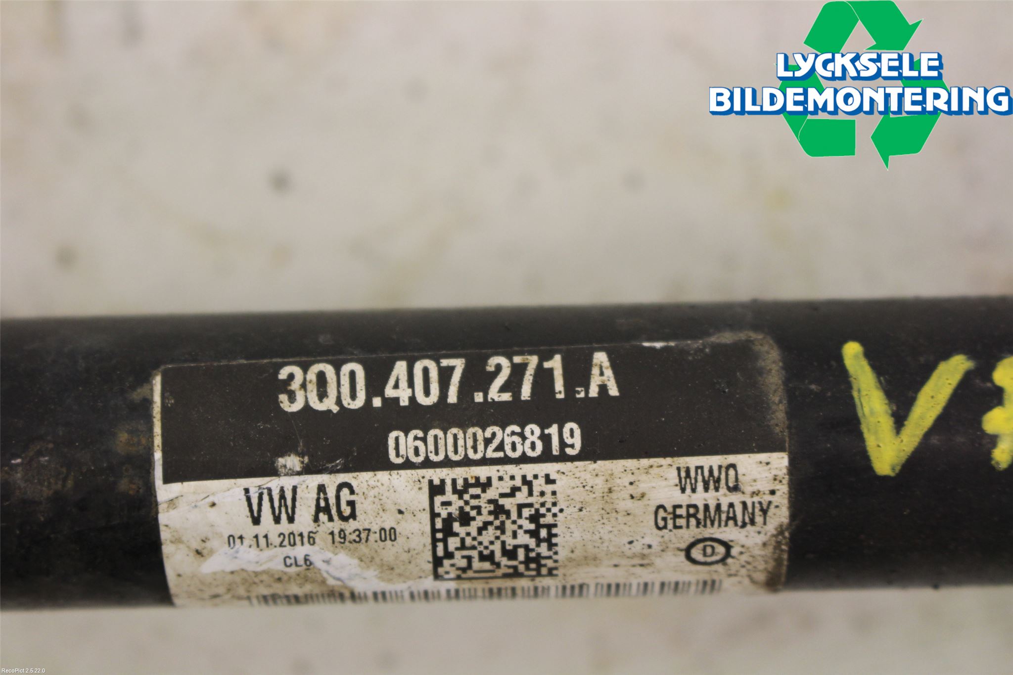 Volkswagen VW PASSAT 15-19 Drivaxel Fram Vänster