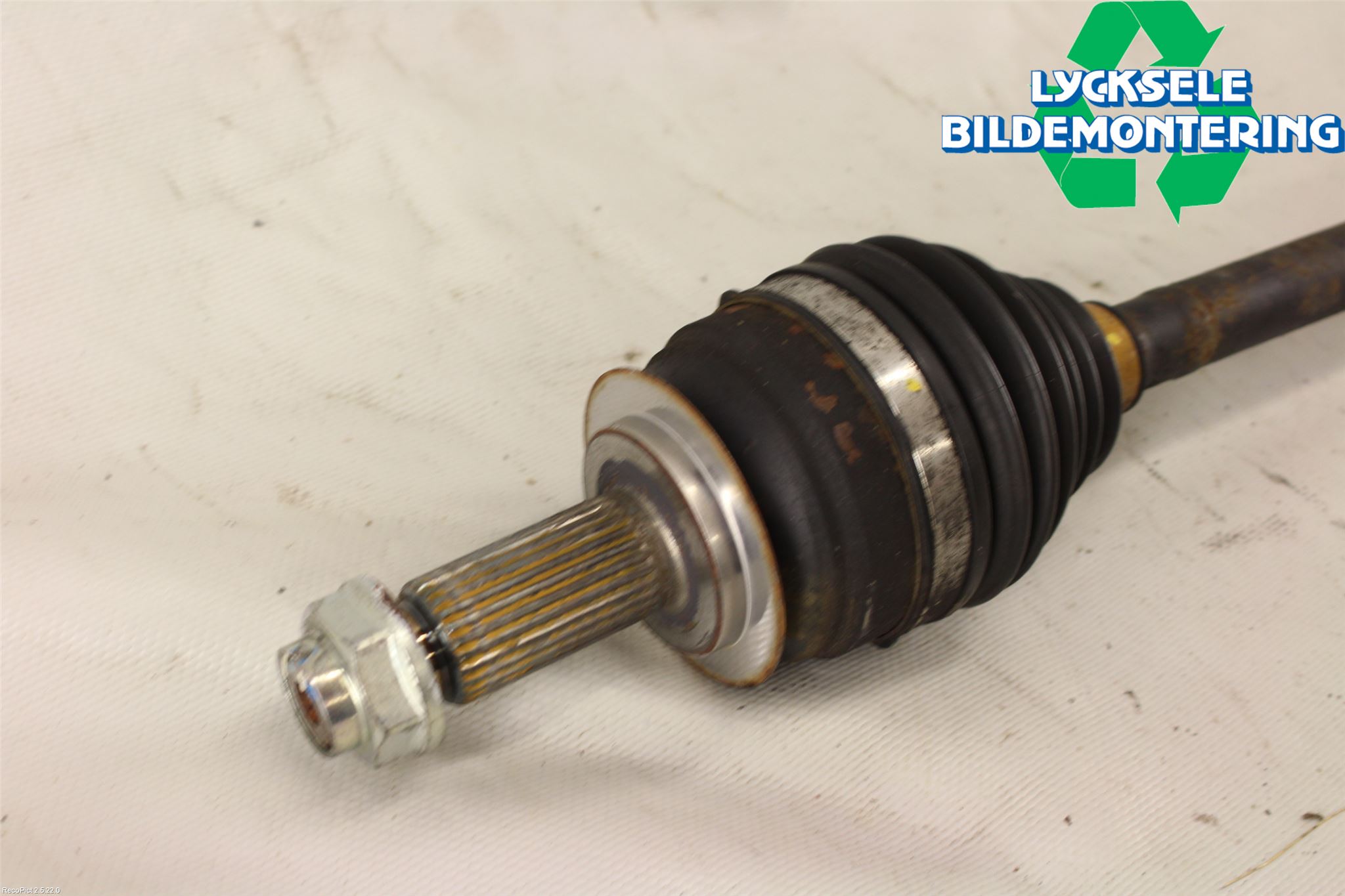 Subaru IMPREZA IV 13-17 Drivaxel Fram Höger