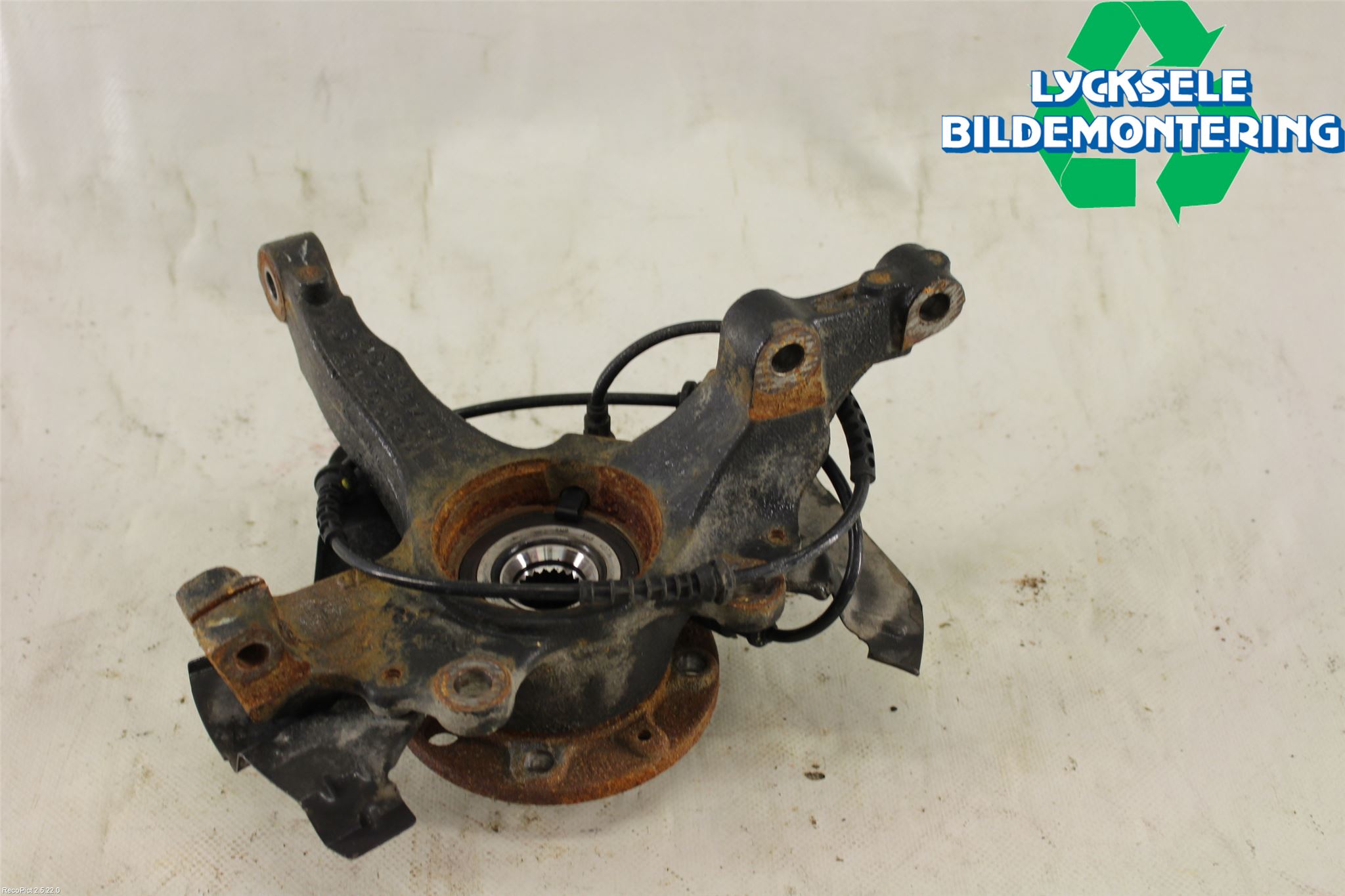 Opel CORSA E 15-19 Styrspindel Lagerhus Vä