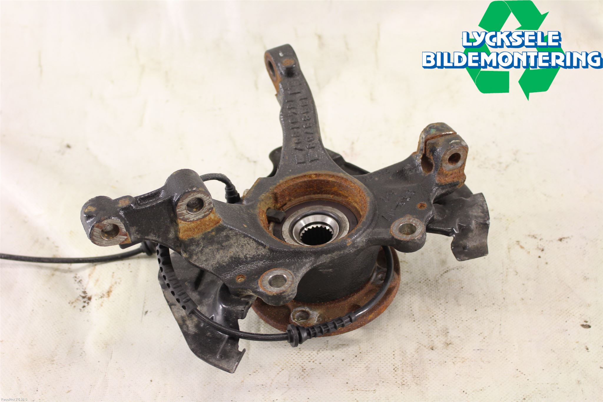 Opel CORSA E 15-19 Styrspindel Lagerhus Hö