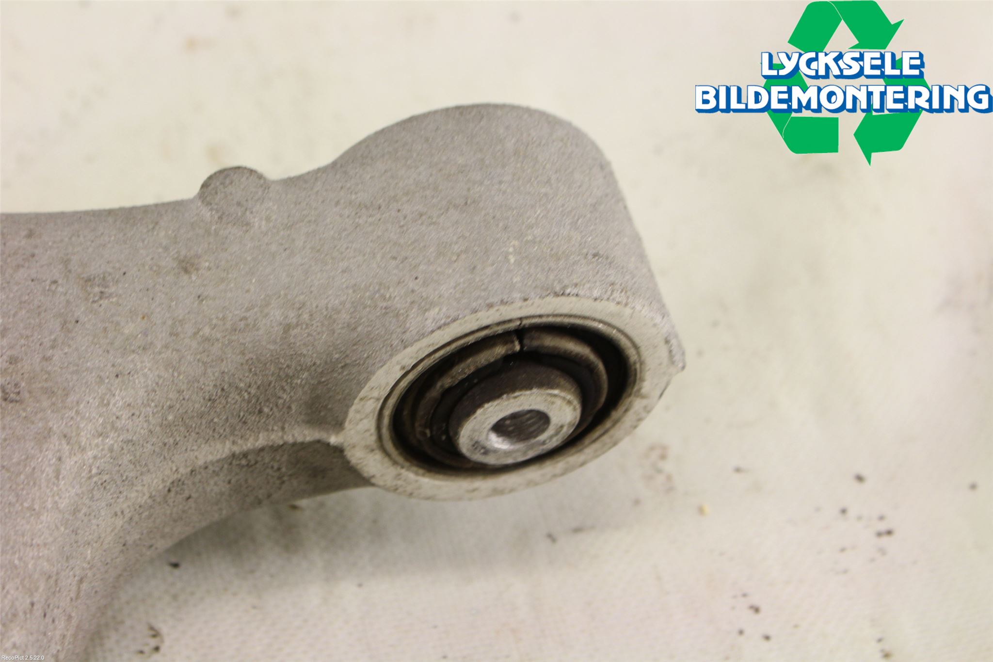 Audi Q5 09-16 Bärarm Bak Höger