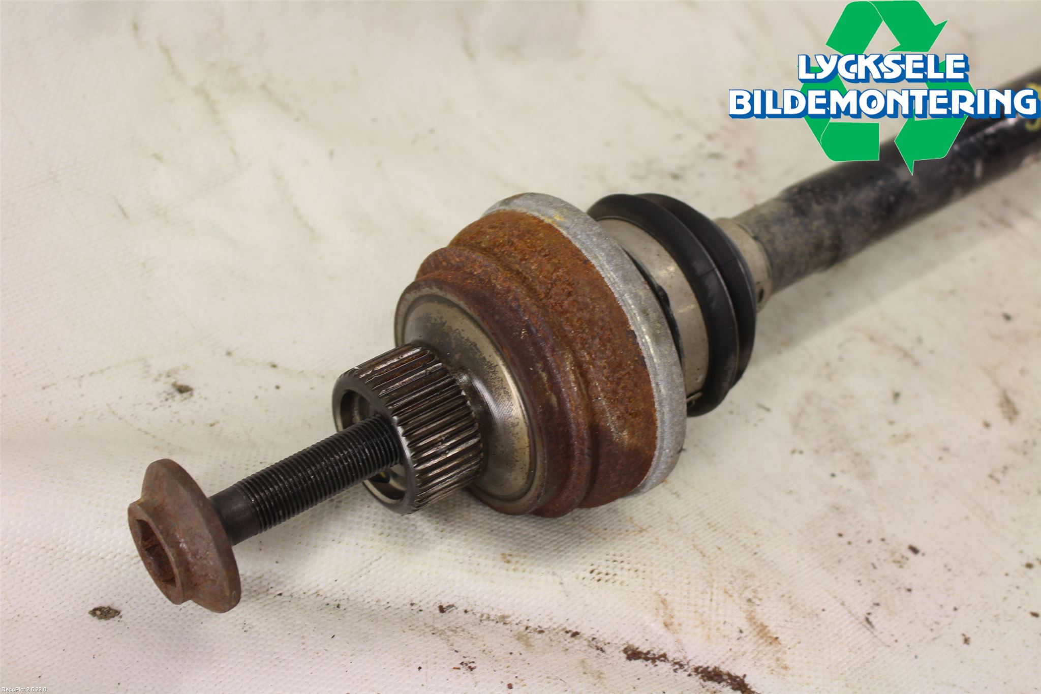 Audi Q5 09-16 Drivaxel Bak Vänster