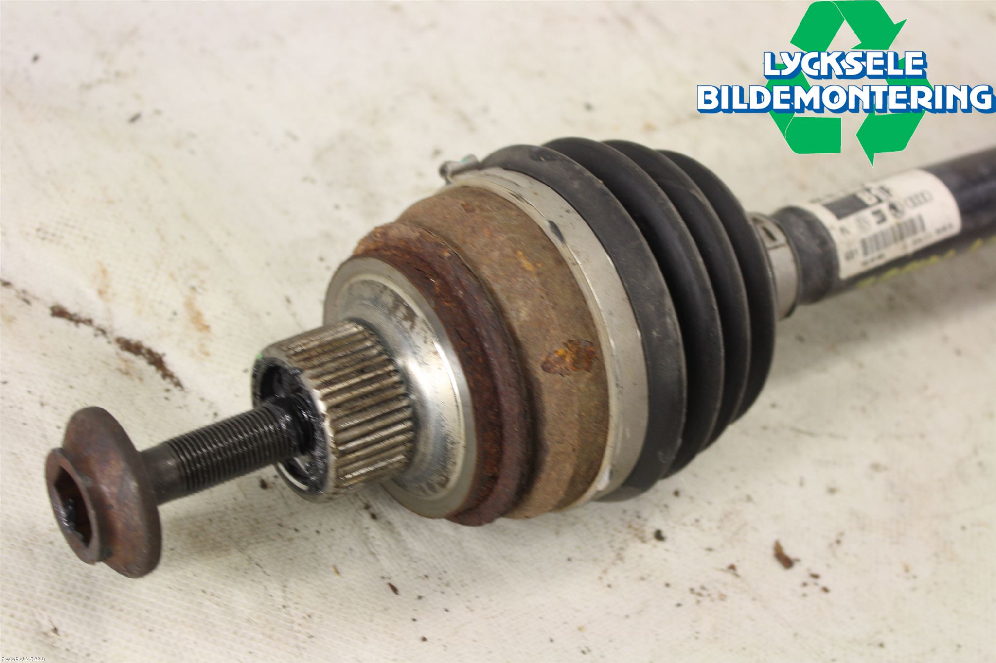 Audi Q5 09-16 Drivaxel Fram Vänster