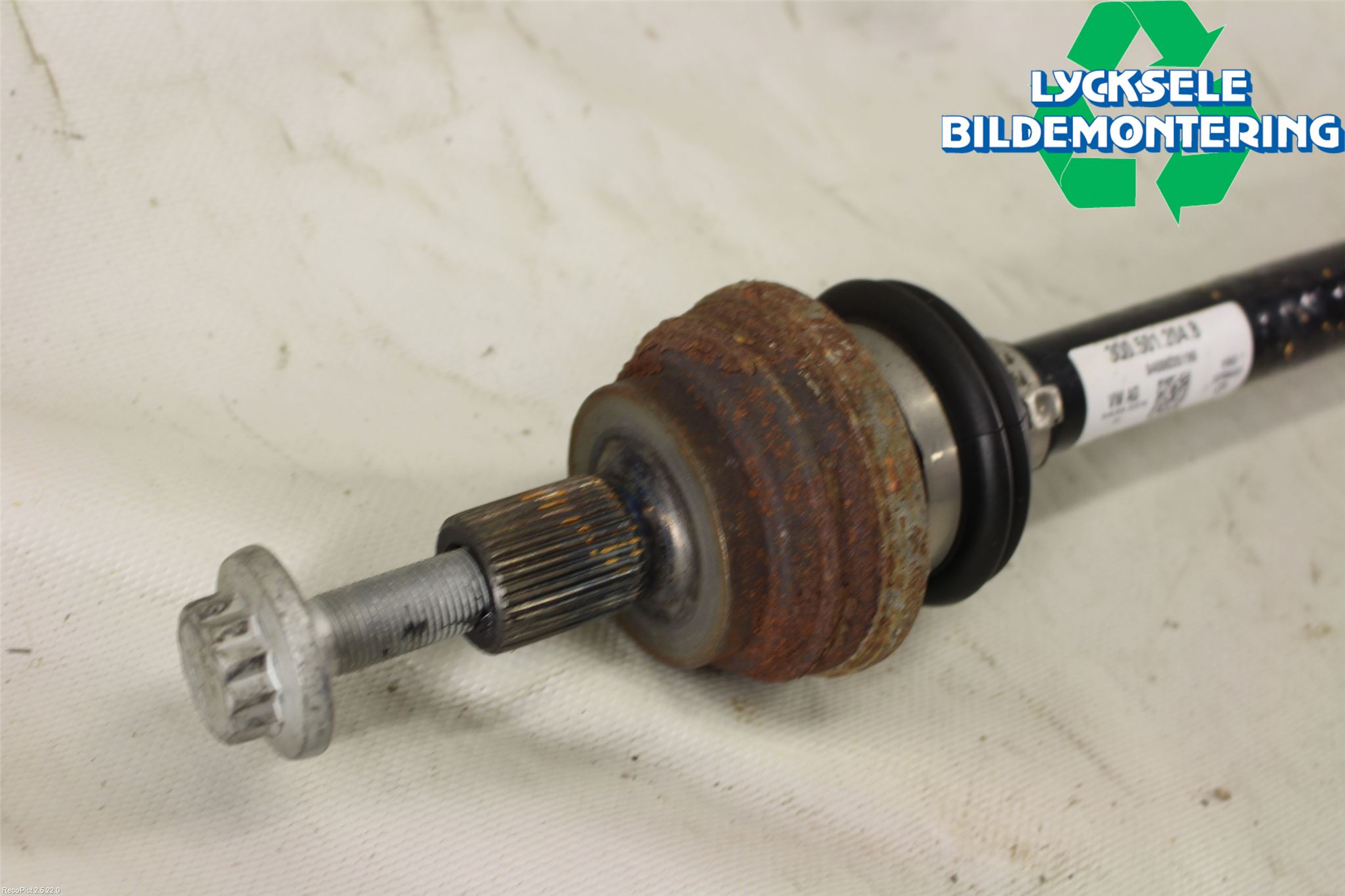 Skoda SUPERB 16-24 Drivaxel Bak Höger