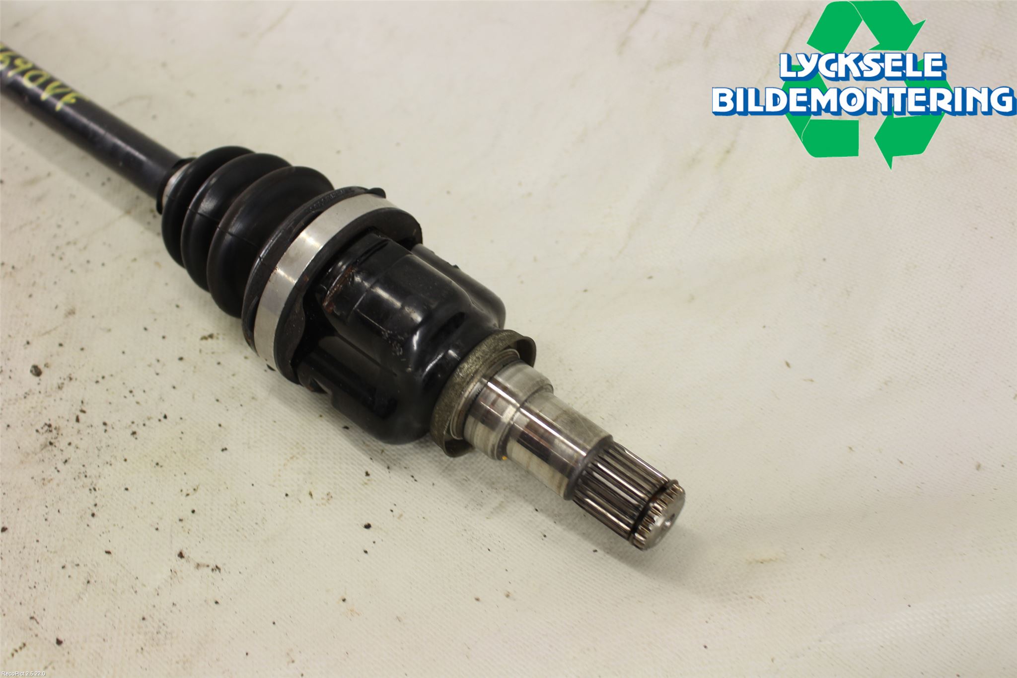 Toyota AYGO 06-14 Drivaxel Fram Vänster