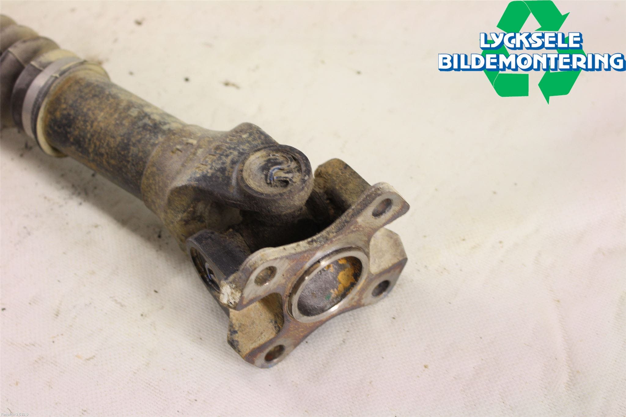 Toyota HILUX 05-16 Mellanaxel Främre 4Wd