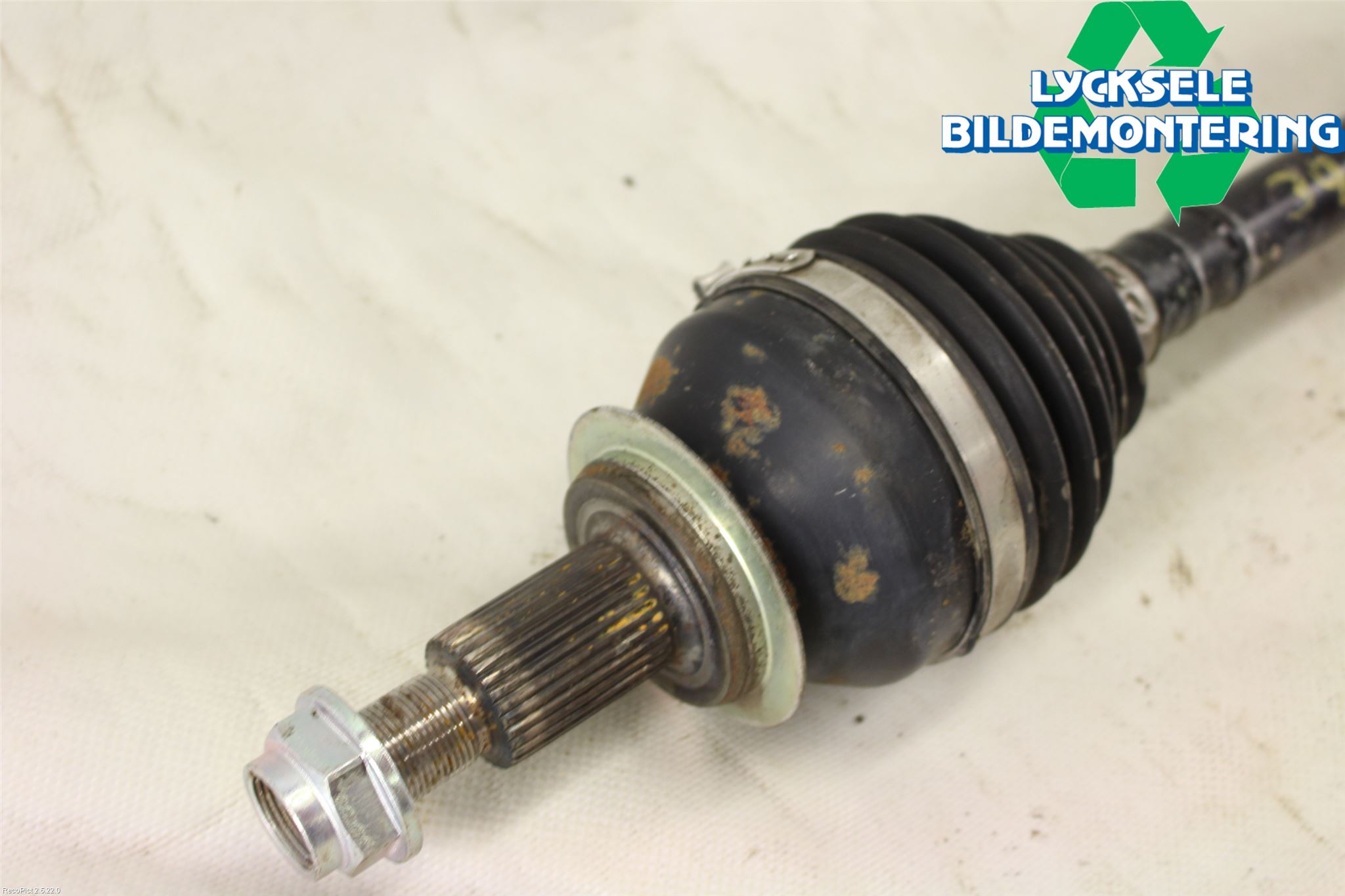 Mazda 3 III 14-19 Drivaxel Fram Vänster