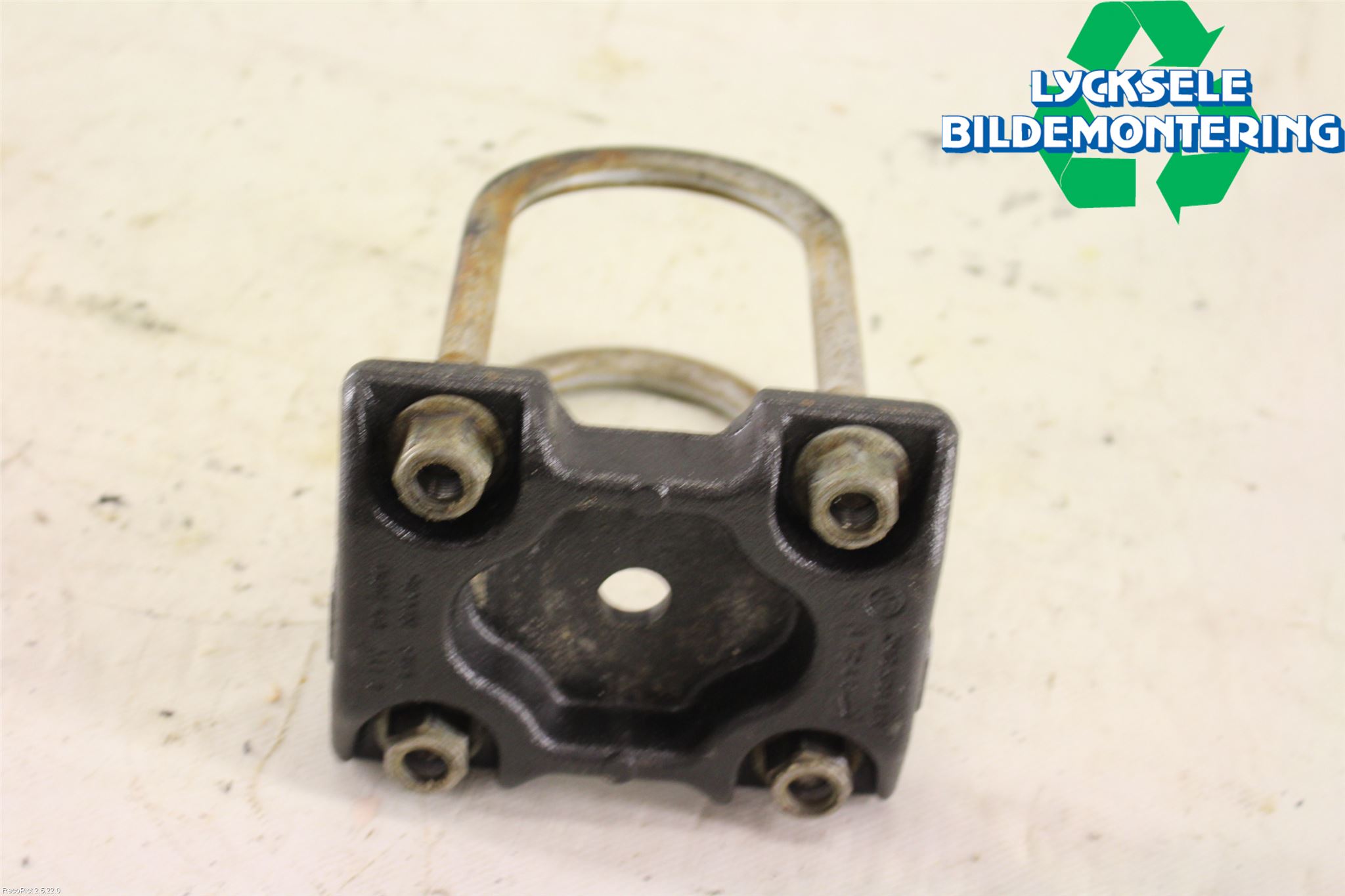 Volkswagen VW AMAROK 2H 10-22 Bladfjäderhänke Bak