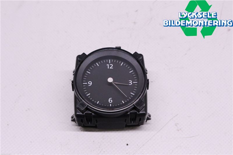 Volkswagen VW PASSAT 15-19 Instrument Klocka