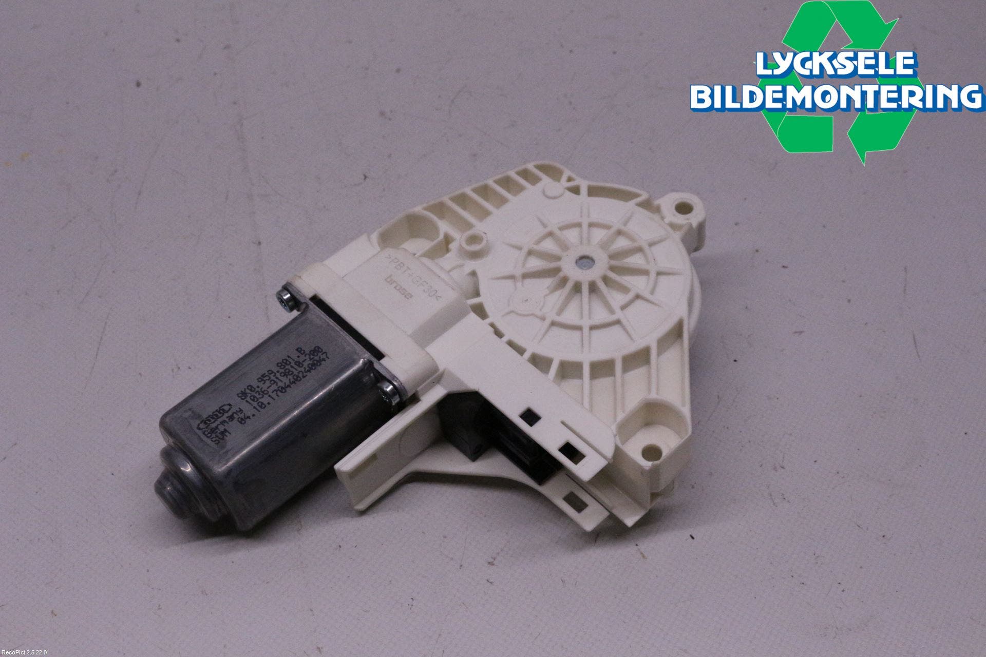 Audi A6 ALLROAD 12-18 Fönsterhissmotor