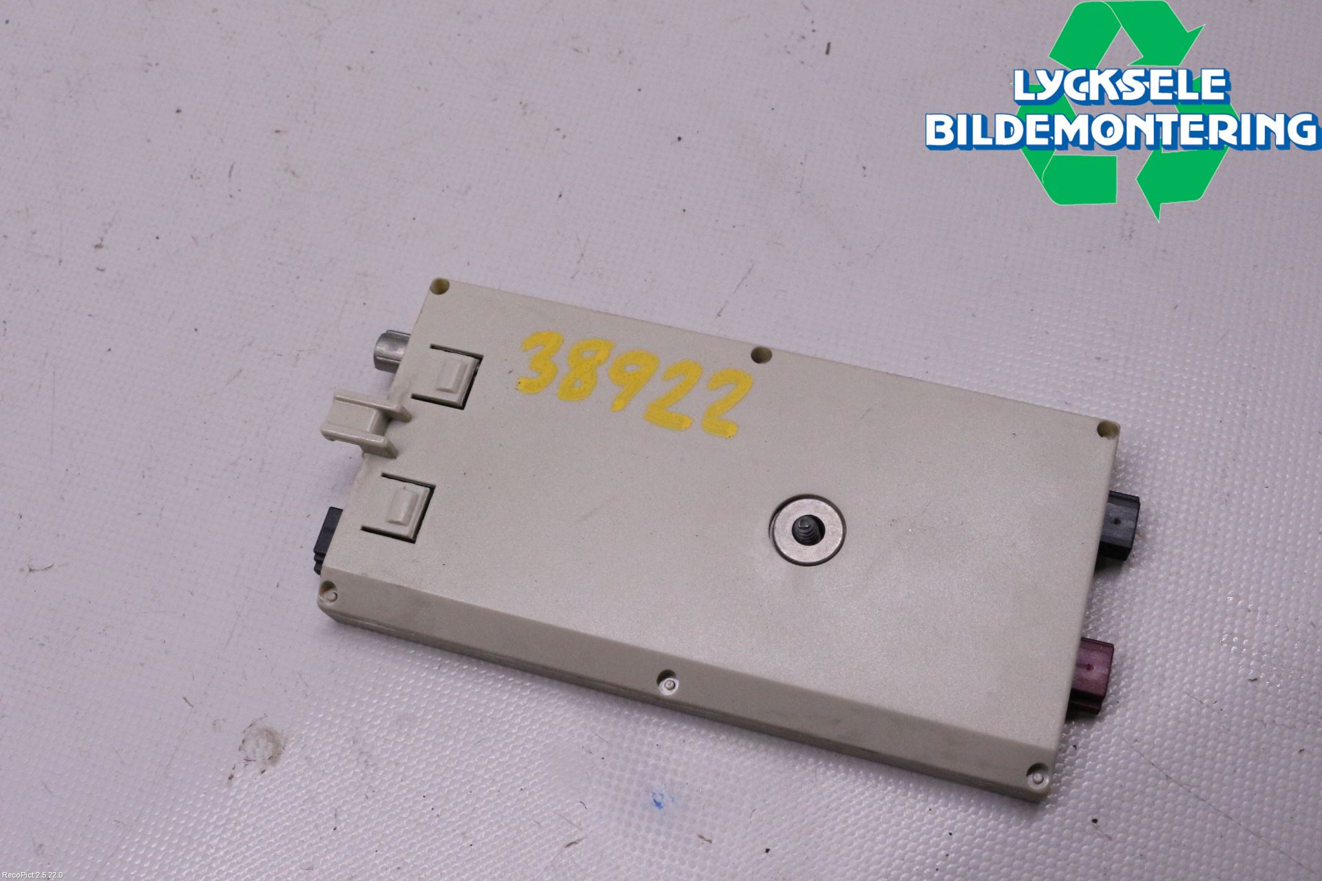 BMW X3 E83     03-10 Antennförstärkare