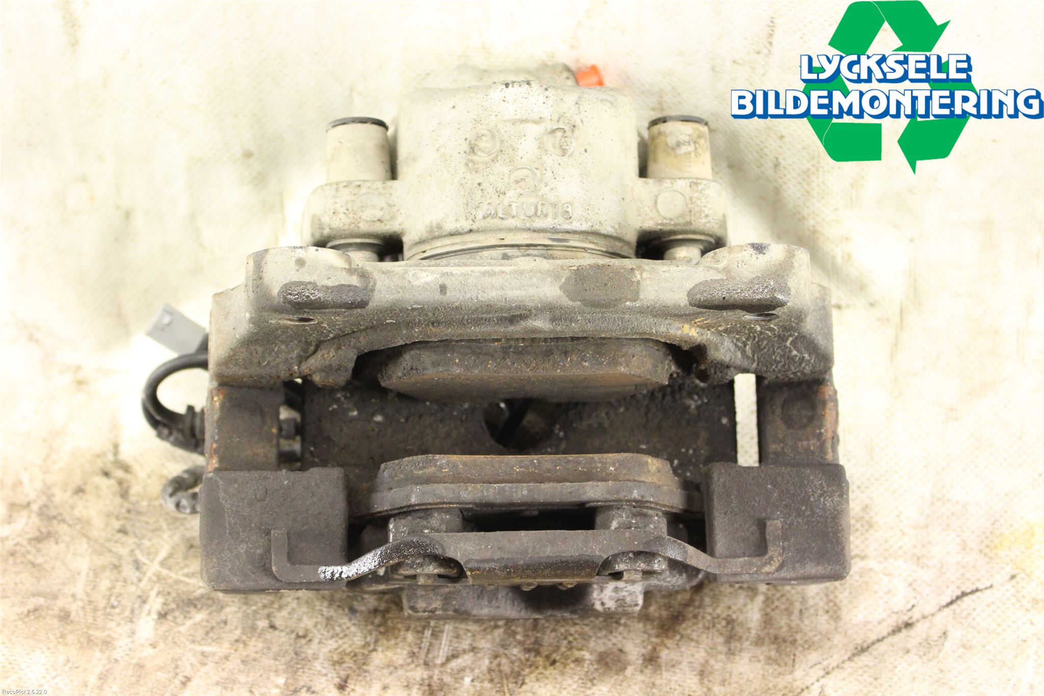 BMW 5 F10/F11/F18 09-17 Bromsok Fram Vänster