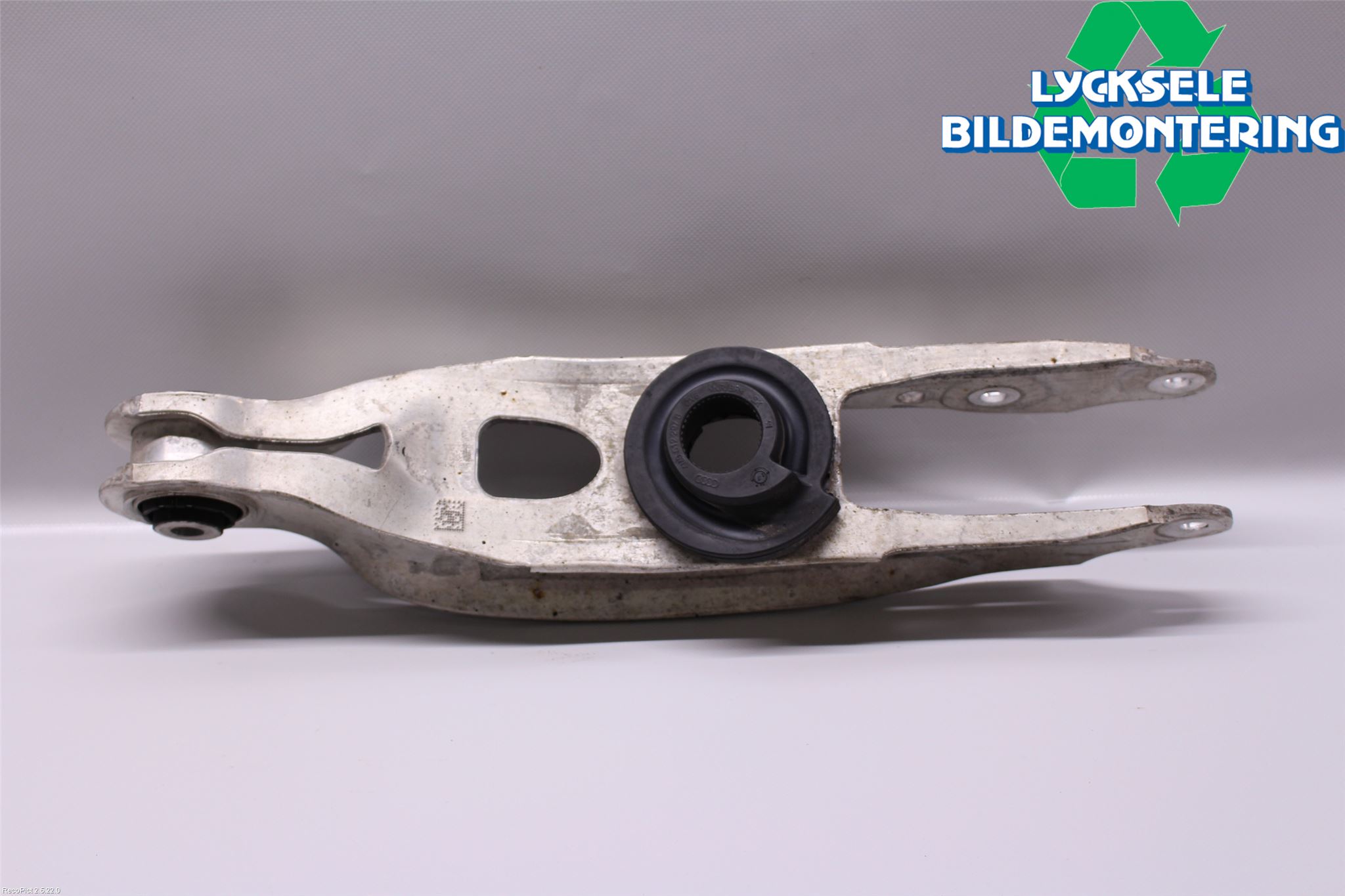 Audi A4/S4 B9 16-19 Bärarm Bak Höger