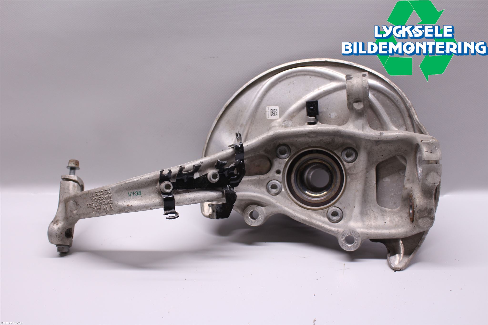 Audi A4/S4 B9 16-19 Styrspindel Lagerhus Vä