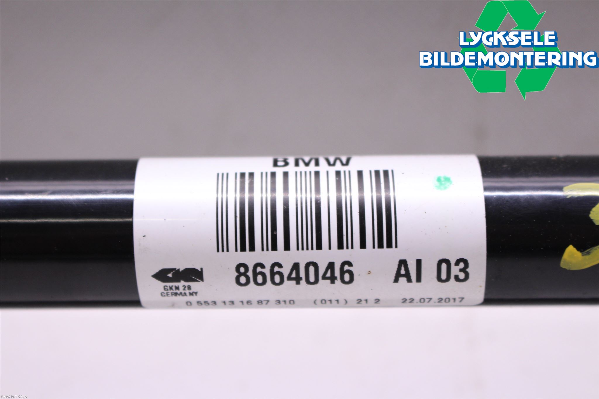 BMW 5 G30/G31/F90 17-23 Drivaxel Bak Höger