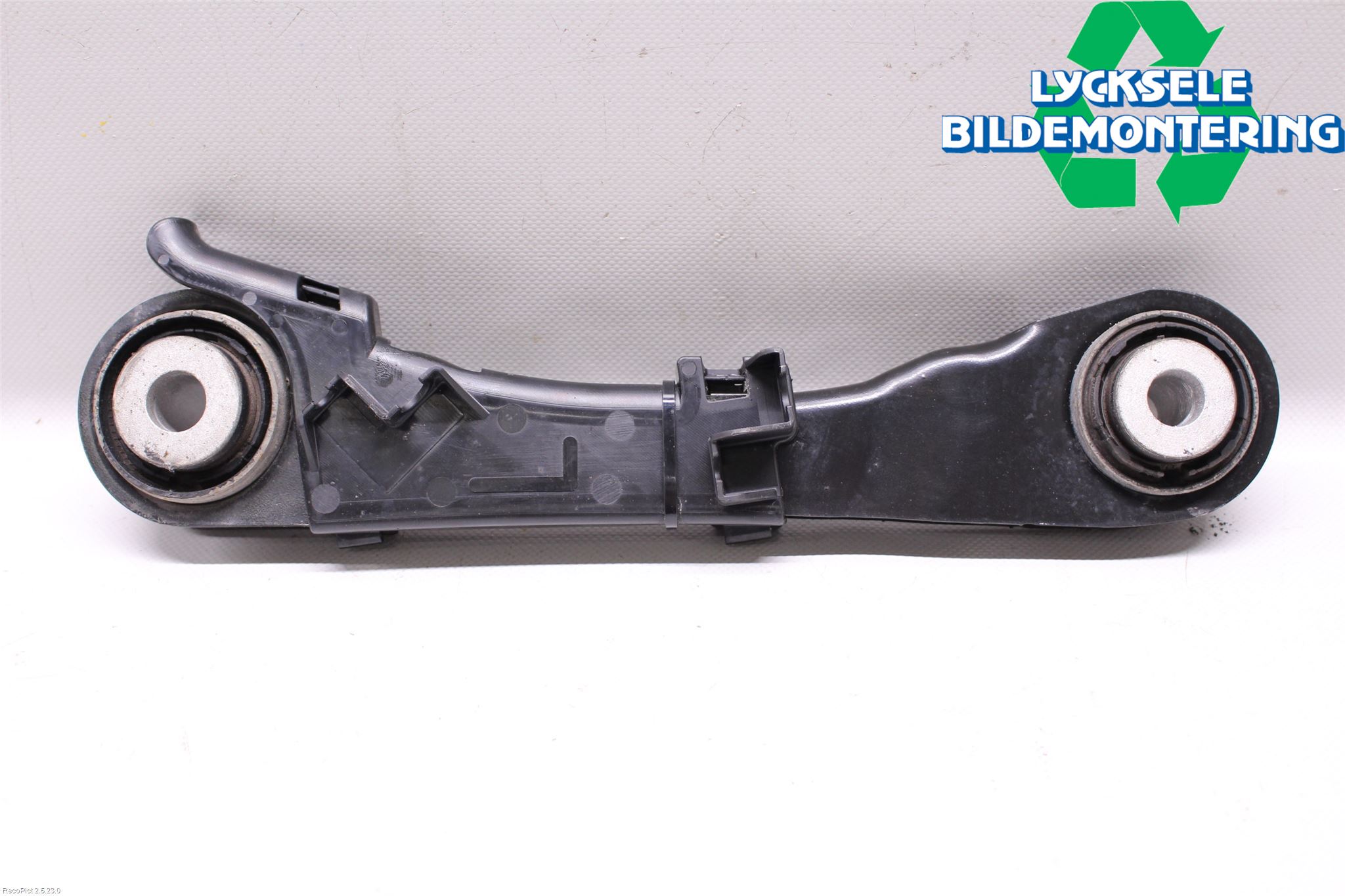 BMW 5 G30/G31/F90 17-23 Bärarm Bak Vänster