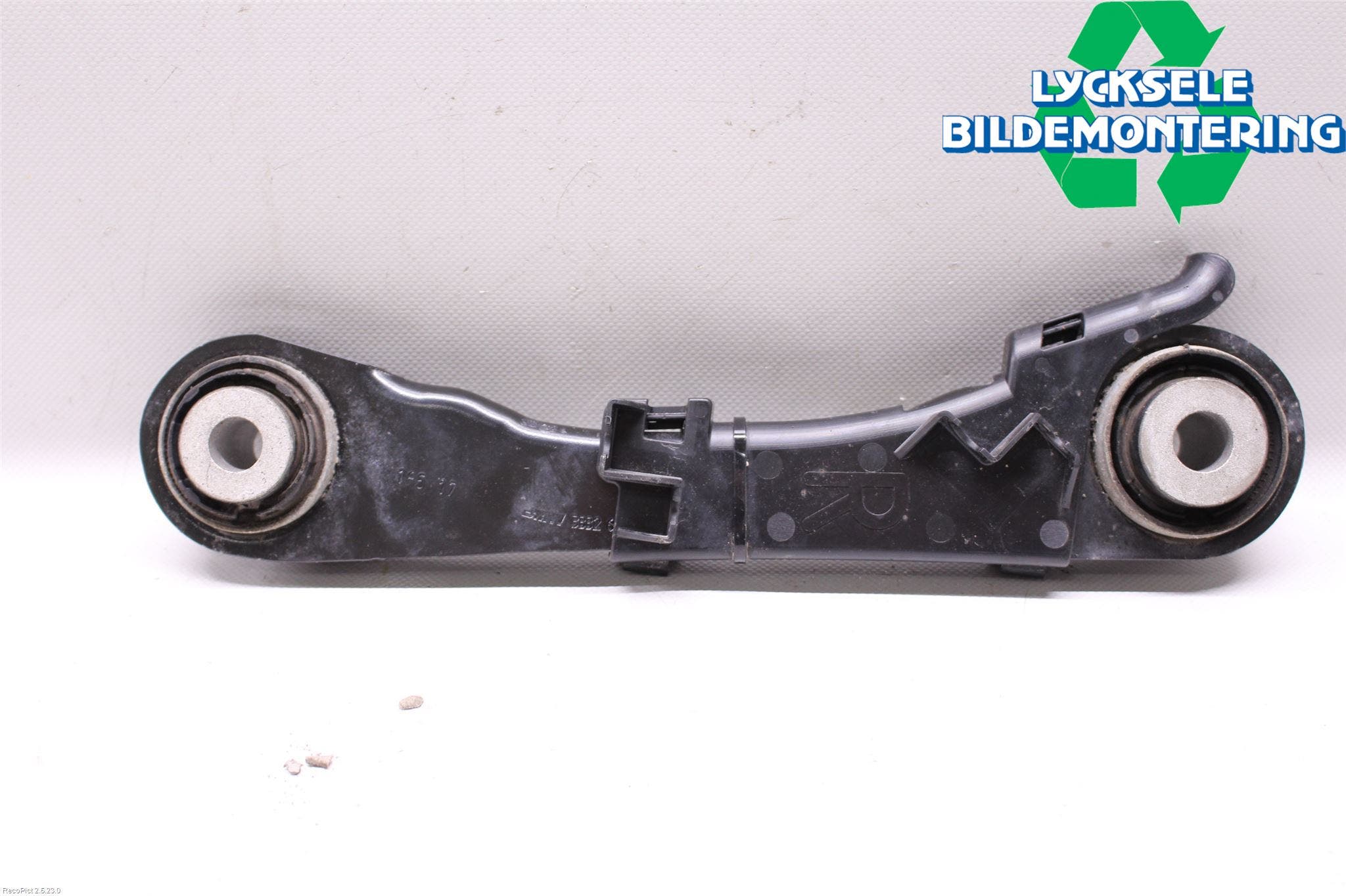 BMW 5 G30/G31/F90 17-23 Bärarm Bak Höger