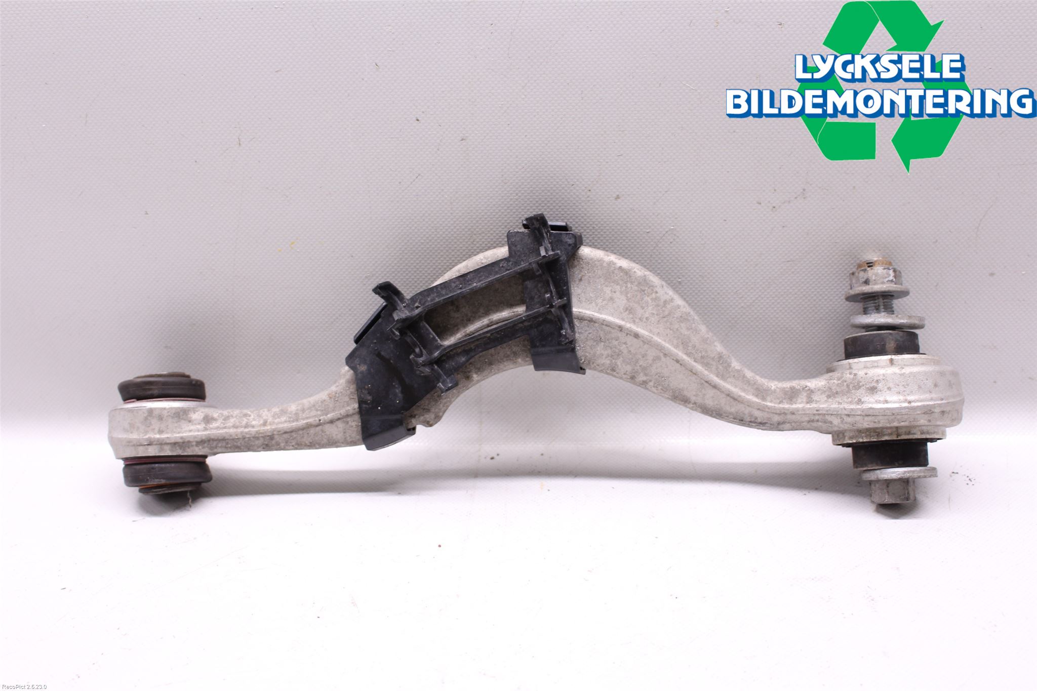 BMW 5 G30/G31/F90 17-23 Bärarm Bak Höger