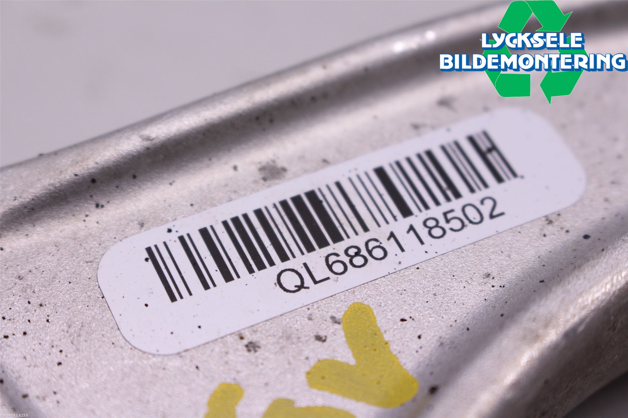 BMW 5 G30/G31/F90 17-23 Bärarm Fram Övre Vä