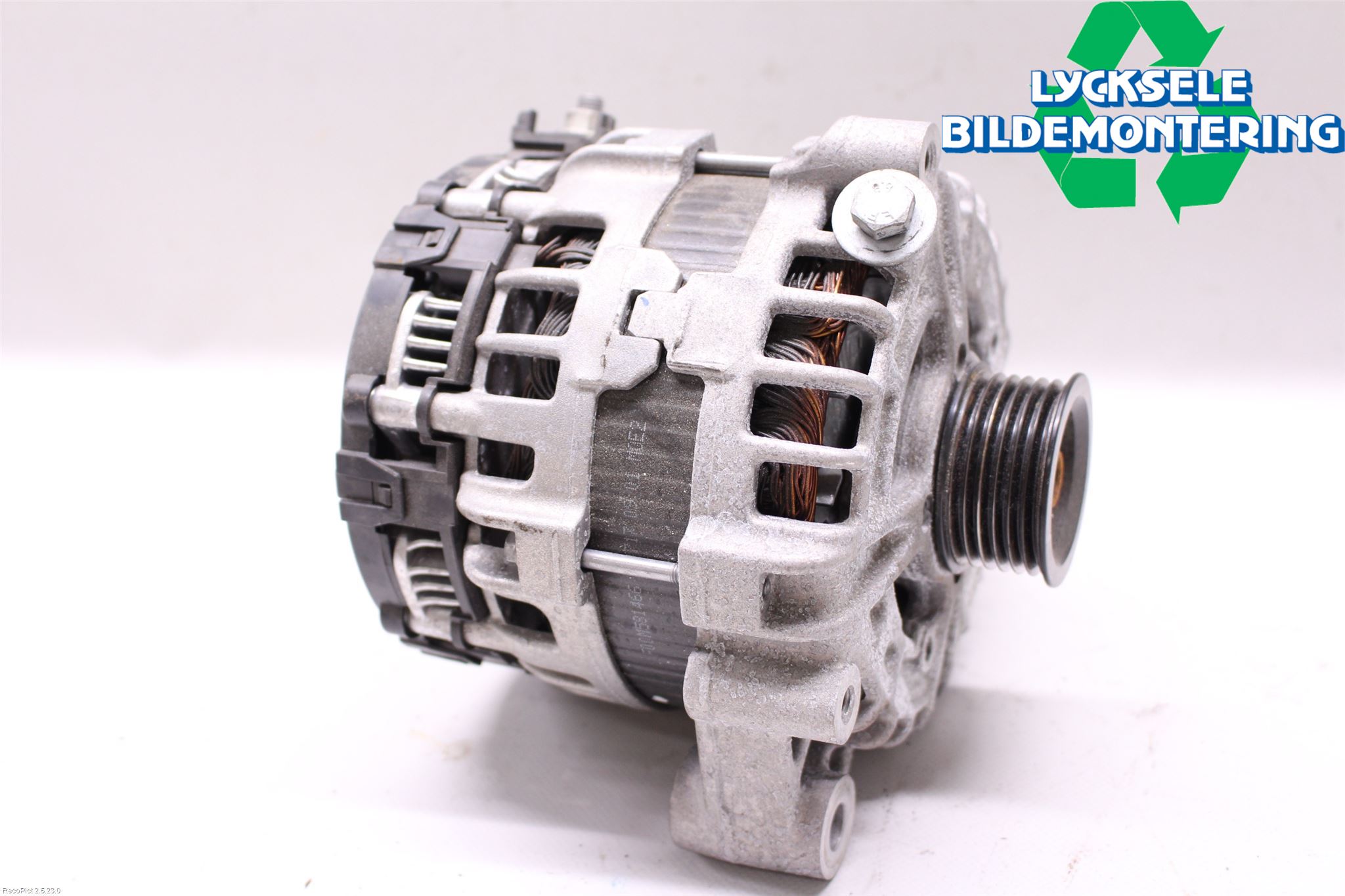 BMW 5 G30/G31/F90 17-23 Generator