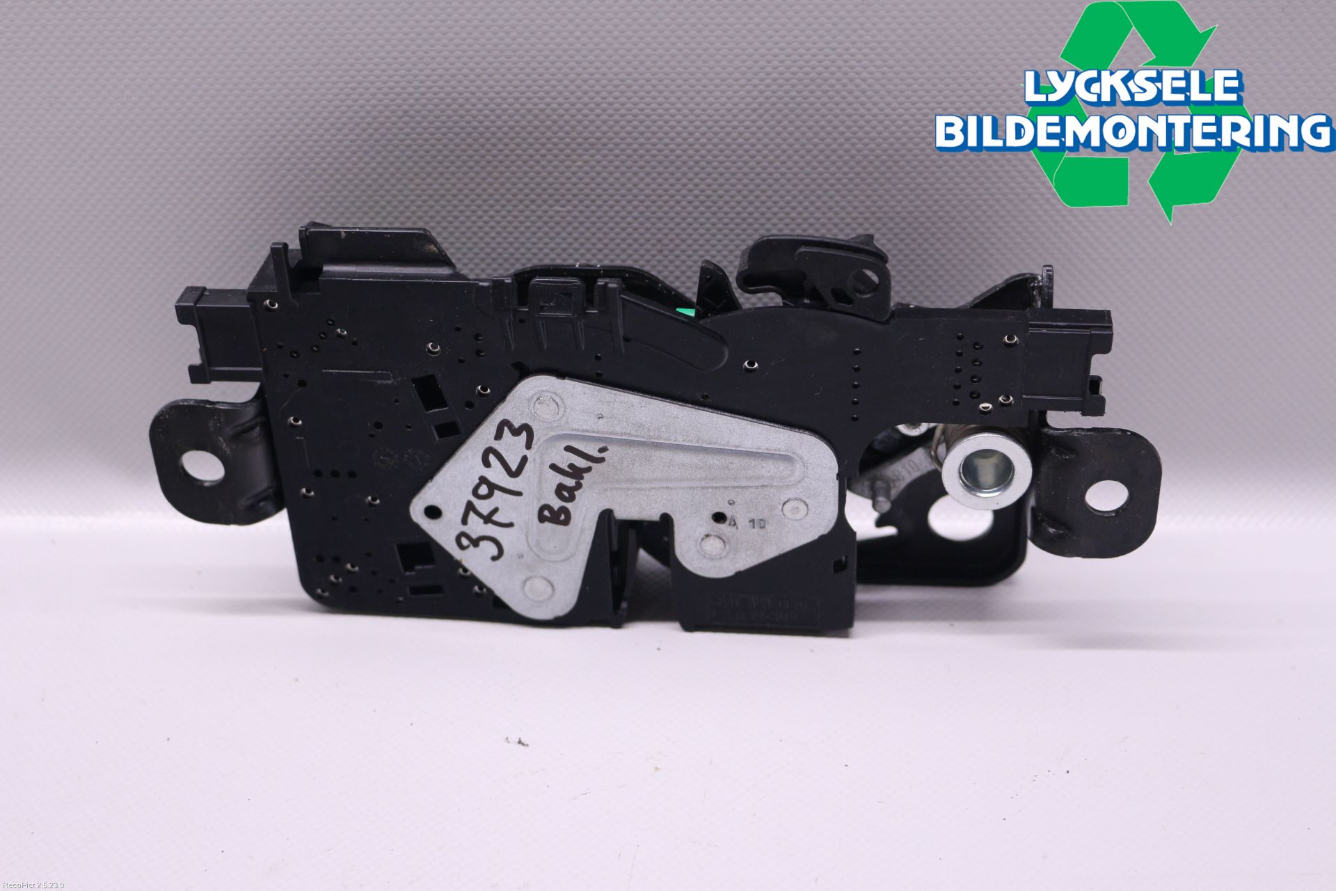 BMW 5 G30/G31/F90 17-23 Låskista Baklucka