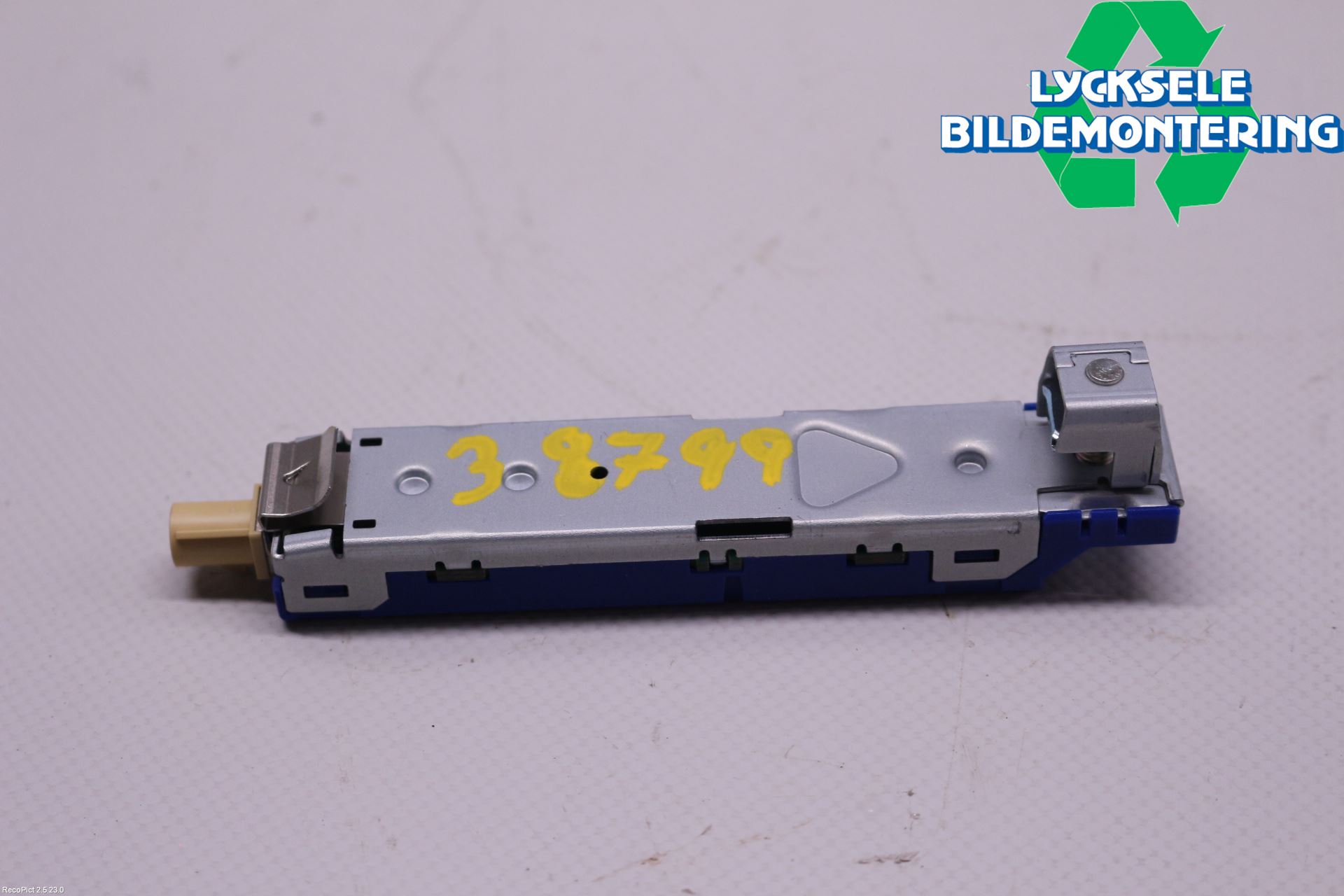 Audi A4/S4 B9 16-19 Antennförstärkare