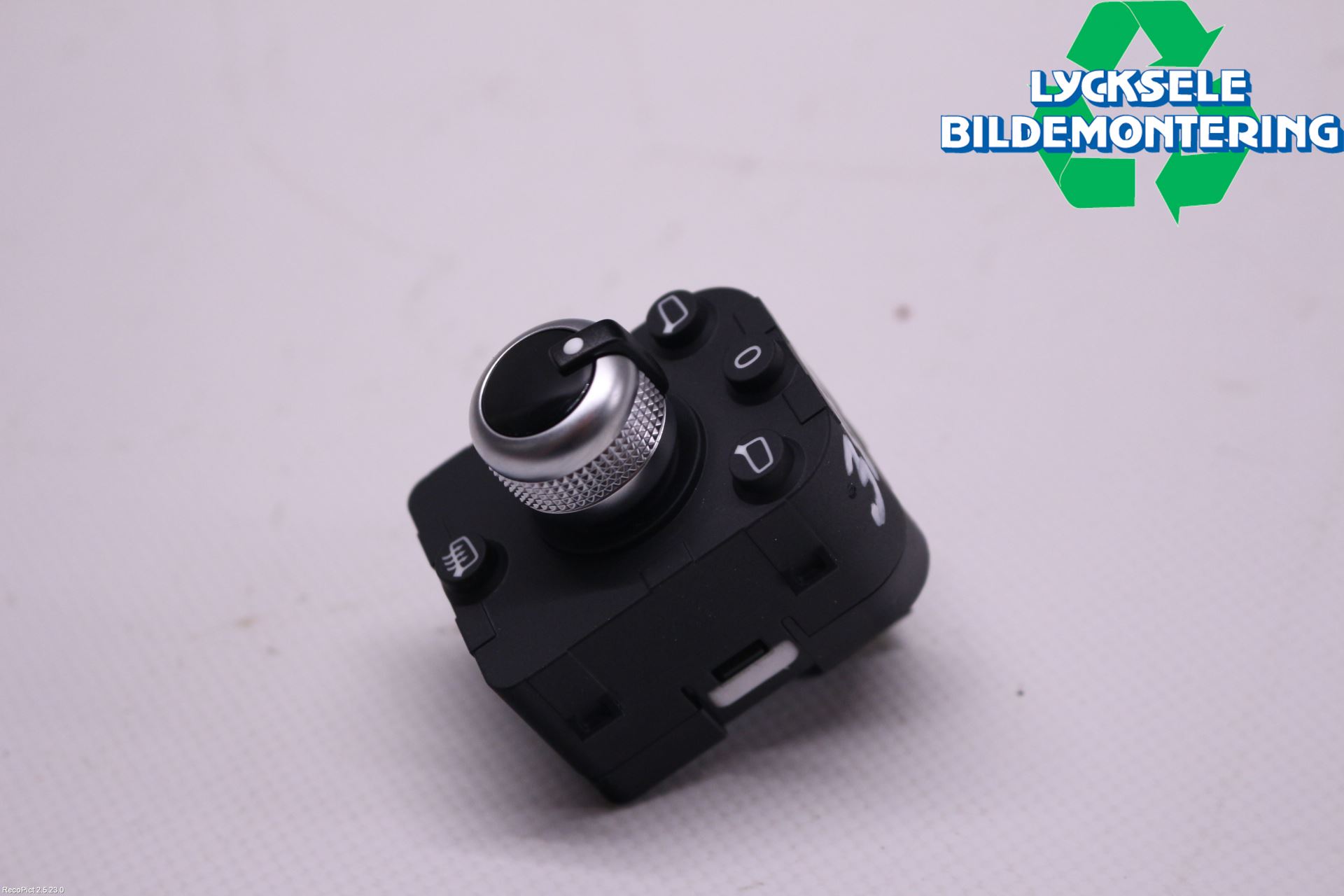 Audi A4/S4 B9 16-19 Strömställare Spegel