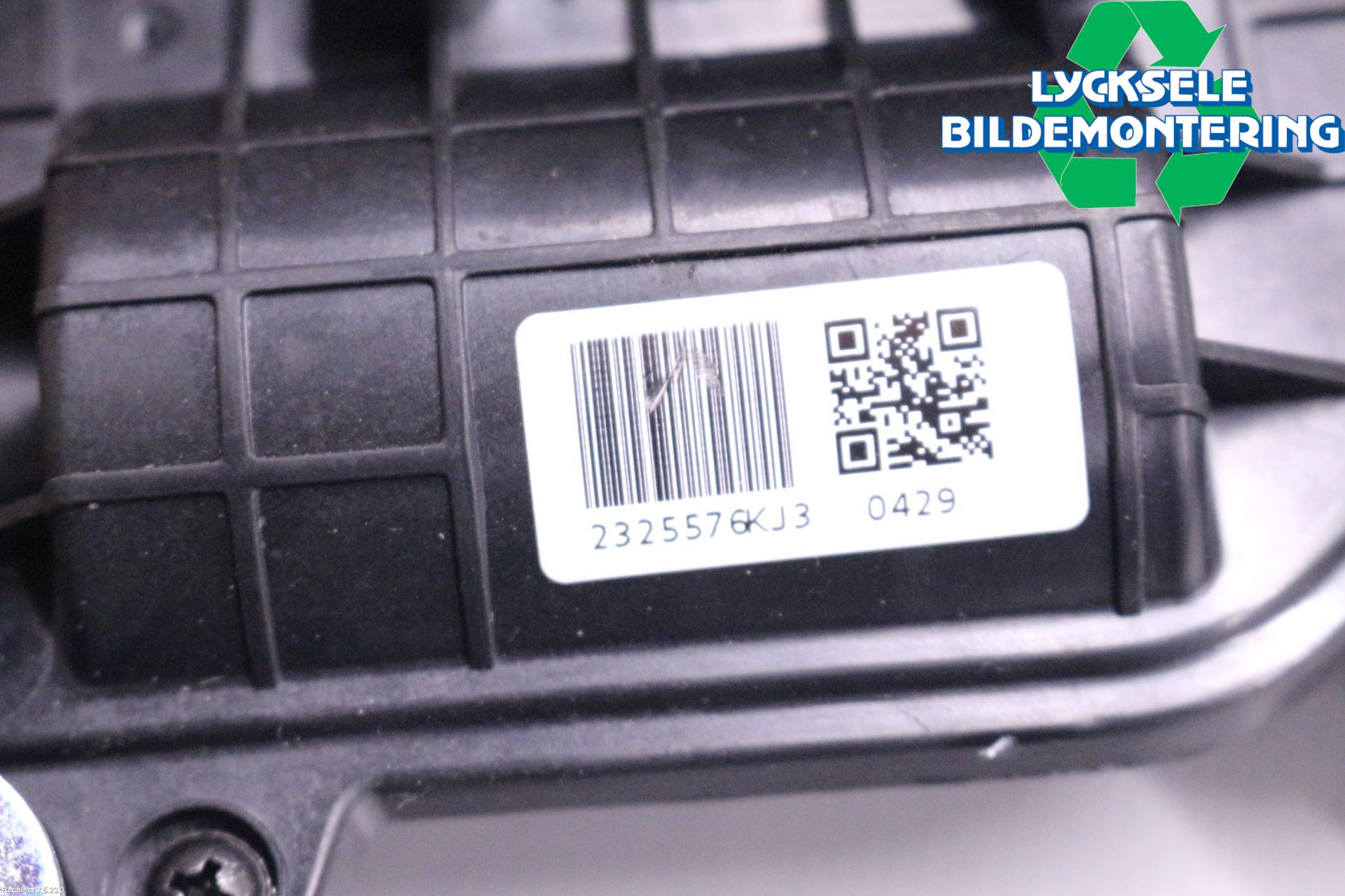 Kia SPORTAGE (QL) 16-21 Låskista Baklucka