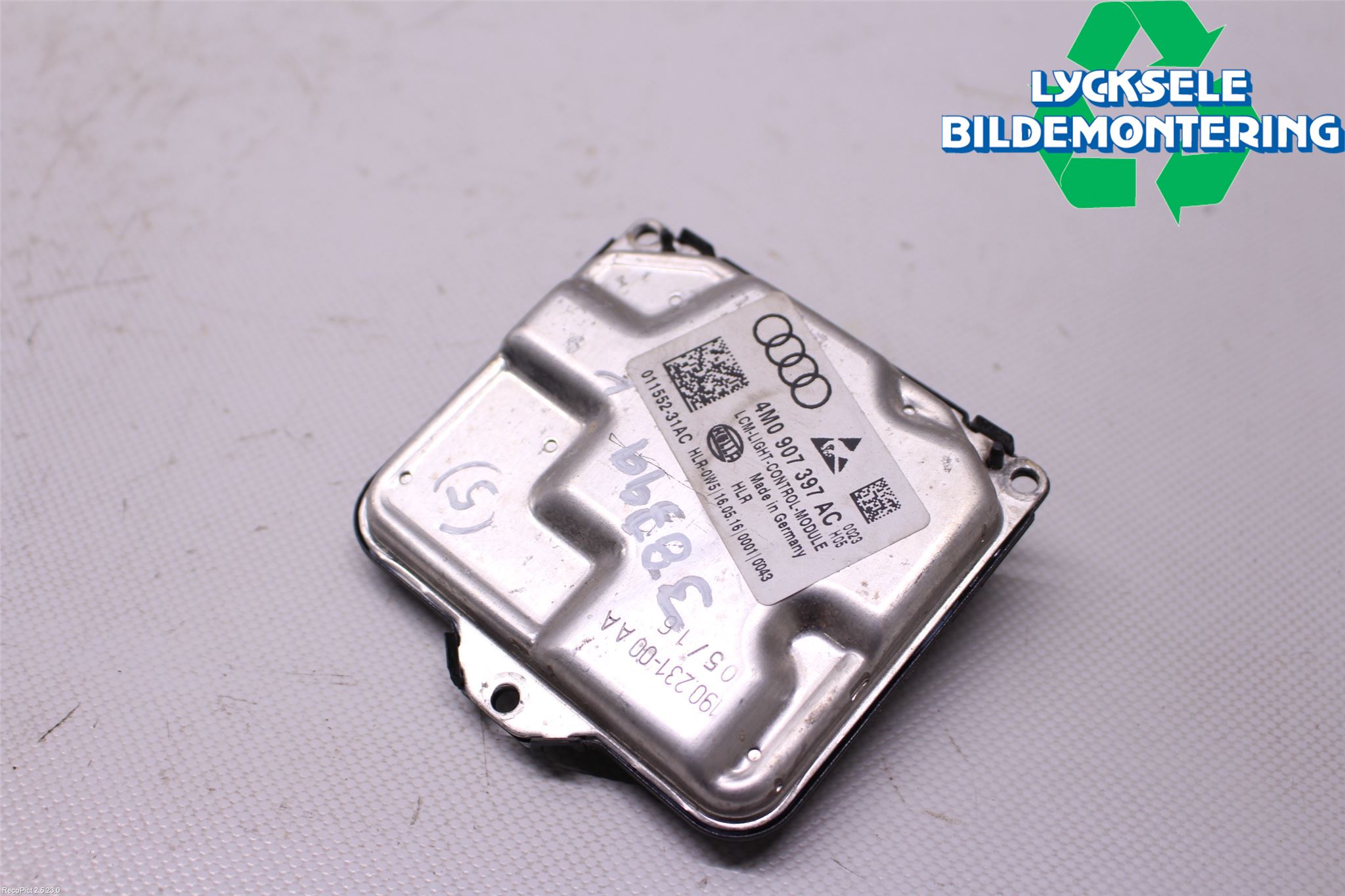 Audi A4/S4 B9 16-19 Styrenhet Strålkastare