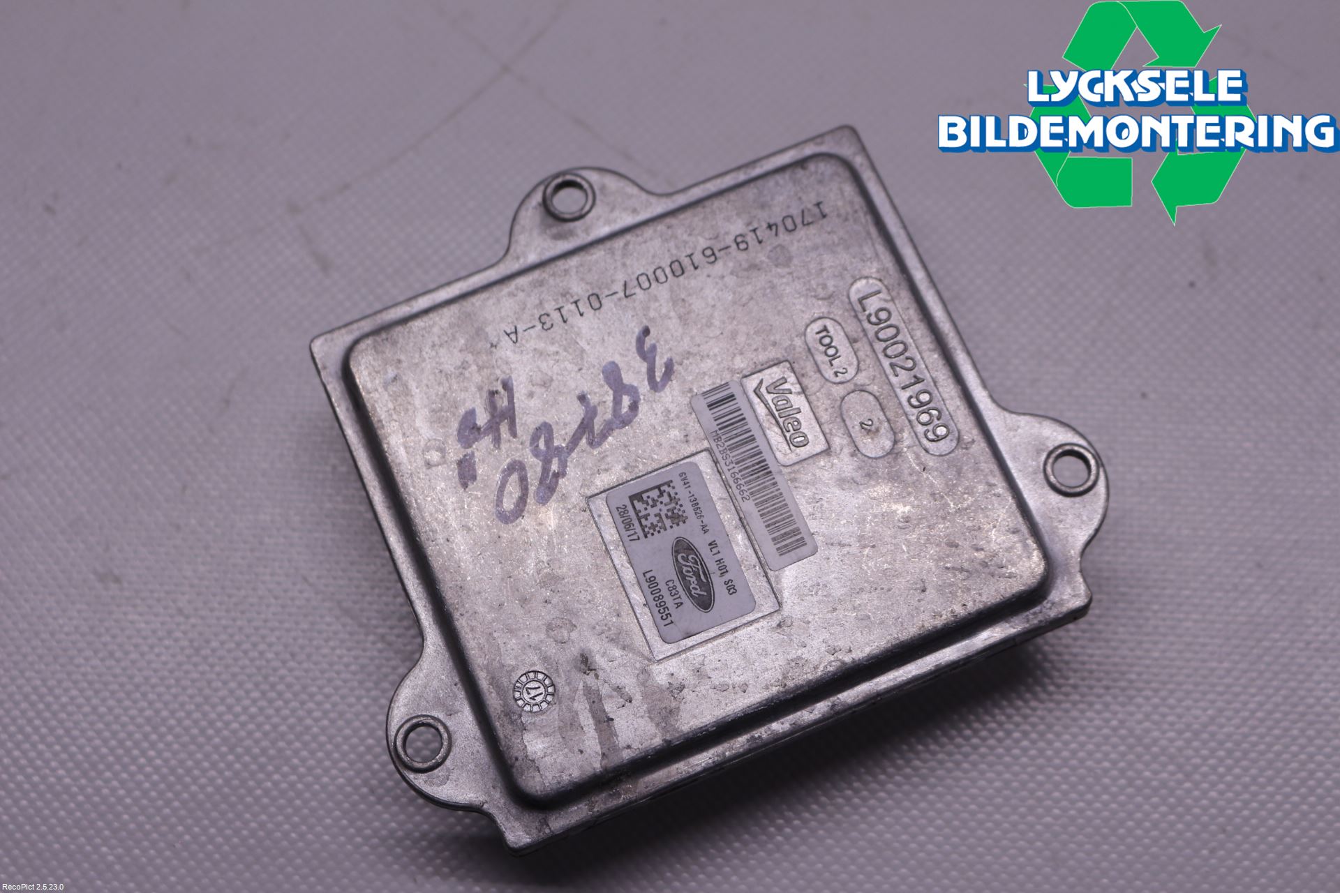 Ford KUGA 17-19 Styrenhet Strålkastare