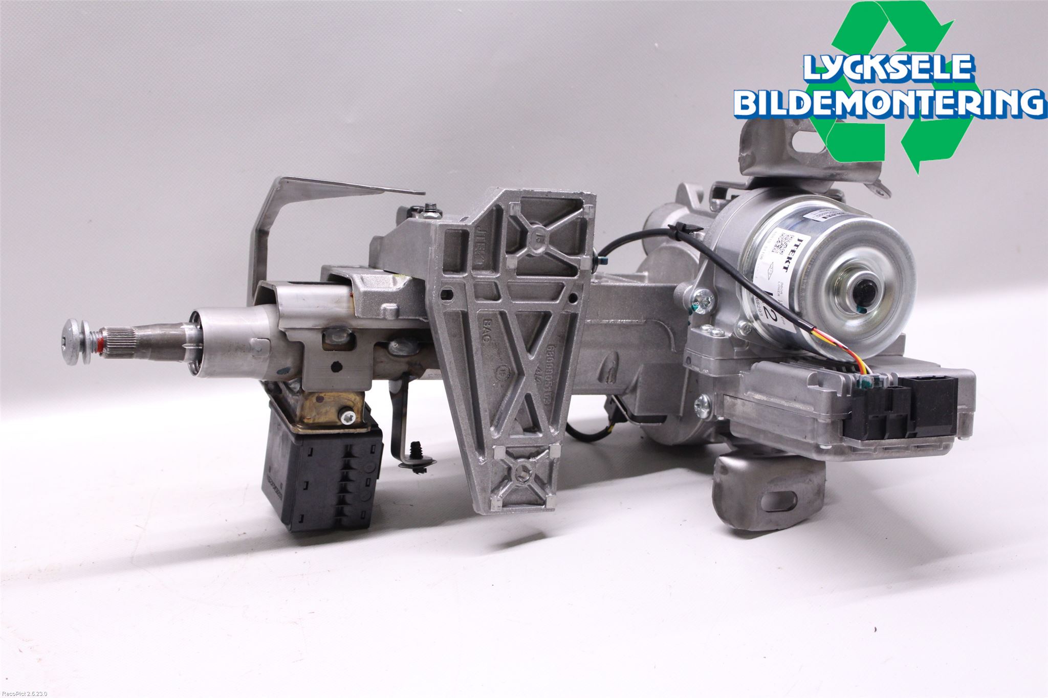 Renault CLIO IV 12-16 Rattaxelagg Med Inb Servo