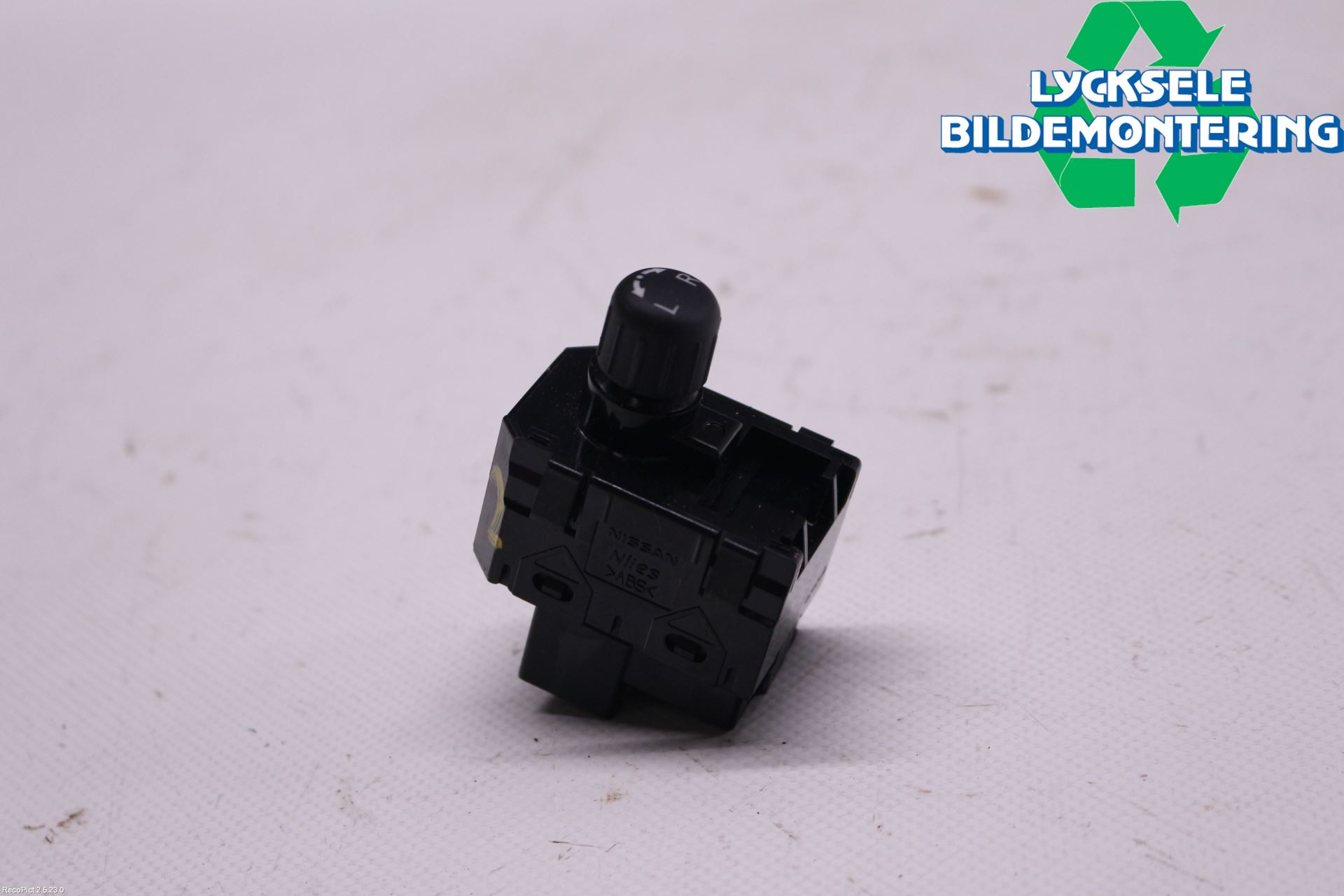 Nissan PULSAR Strömställare Spegel