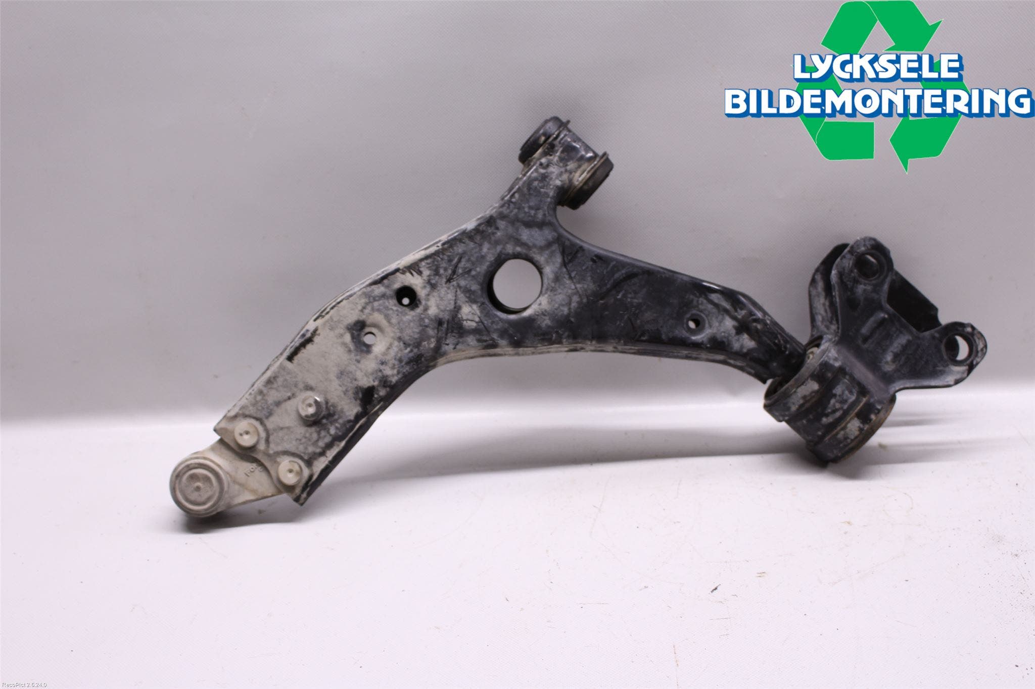 Ford KUGA 17-19 Bärarm Fram Undre Hö