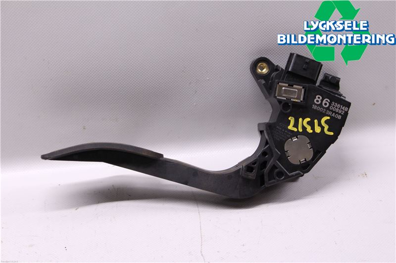 Nissan PULSAR Gaspedal