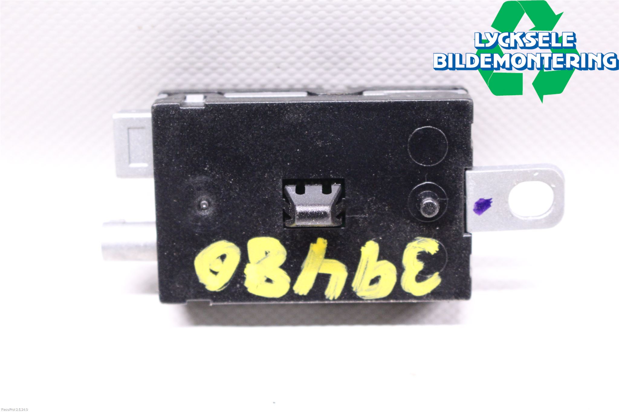 Ford KUGA 17-19 Antennförstärkare